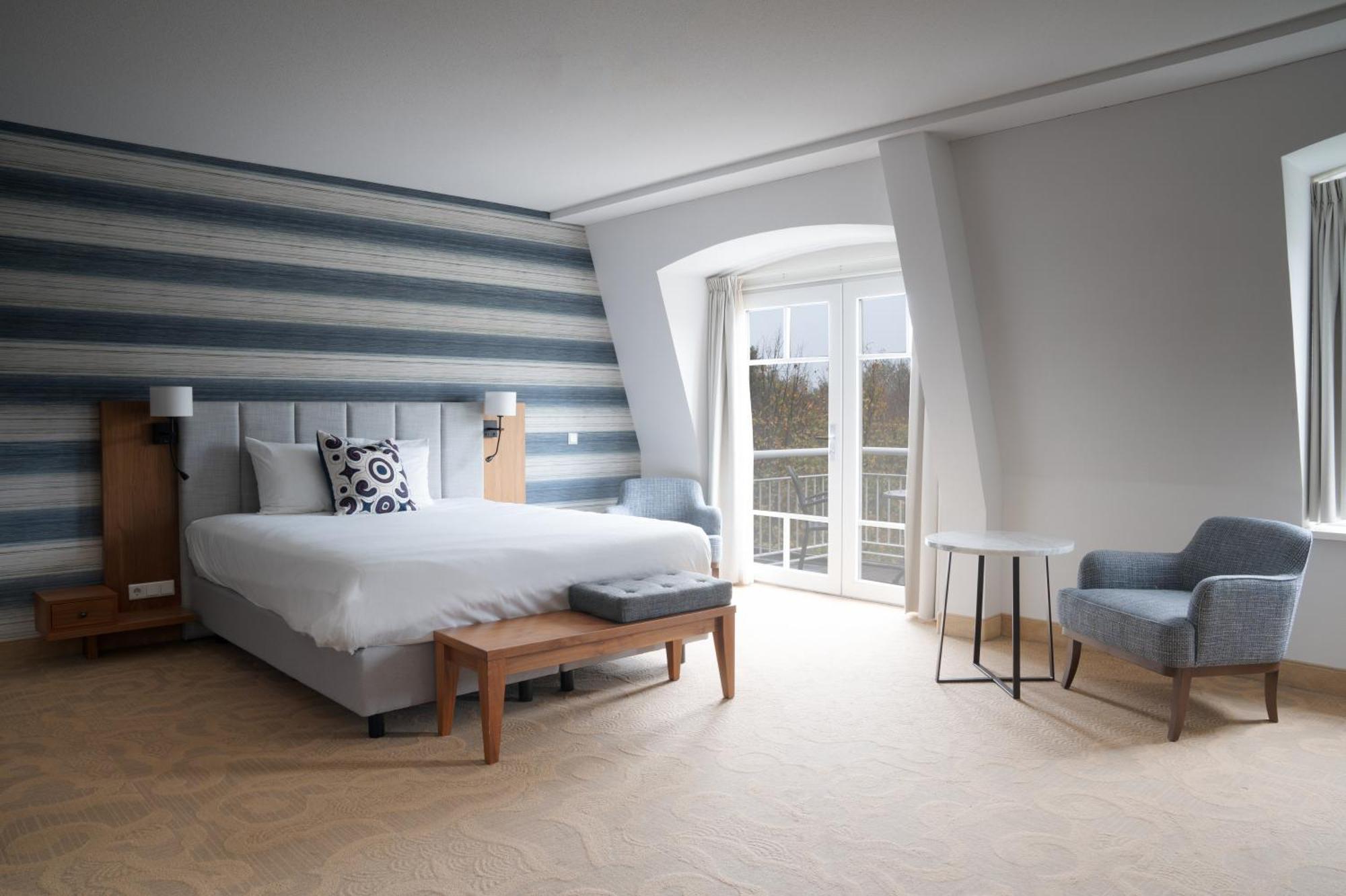 Luxury Room,1611096294:JPEG