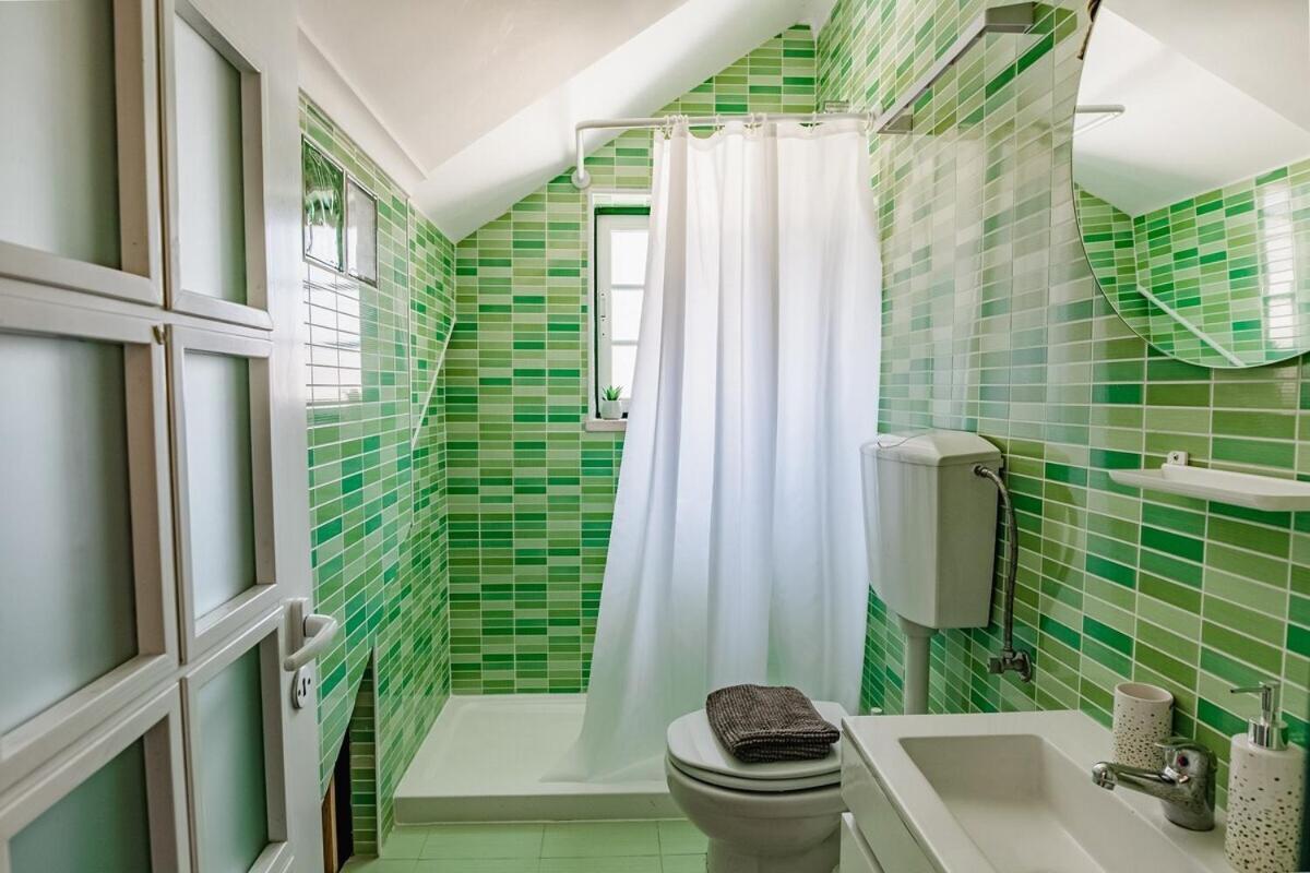Quarto Duplo com Casa de Banho Privativa