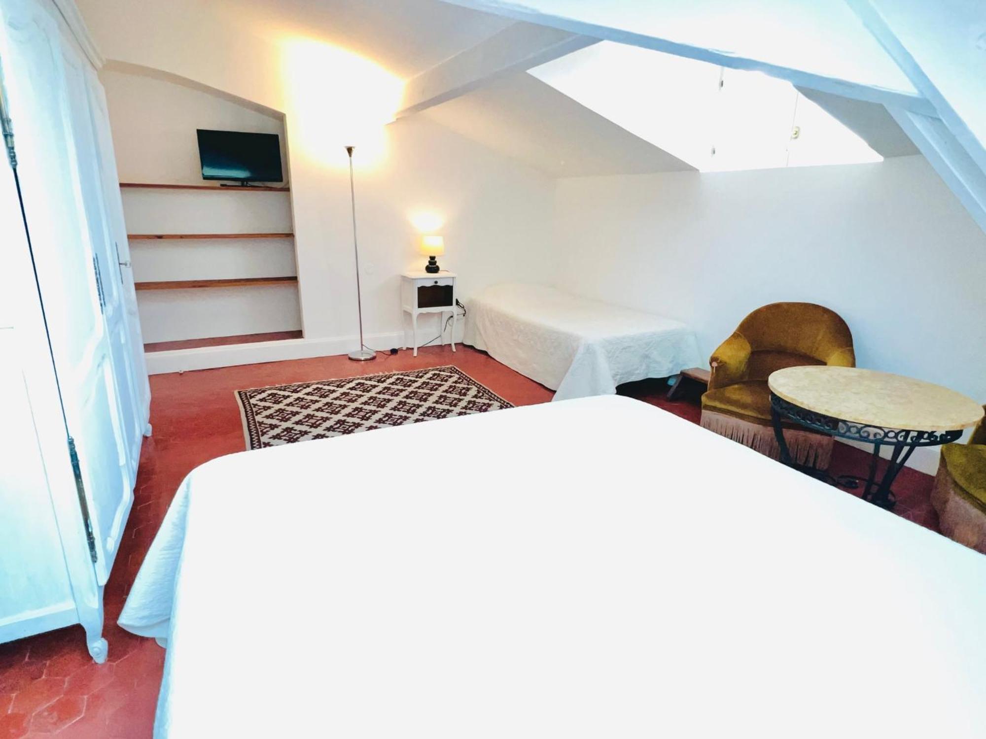 Attic Superior Studio (3 Adults)