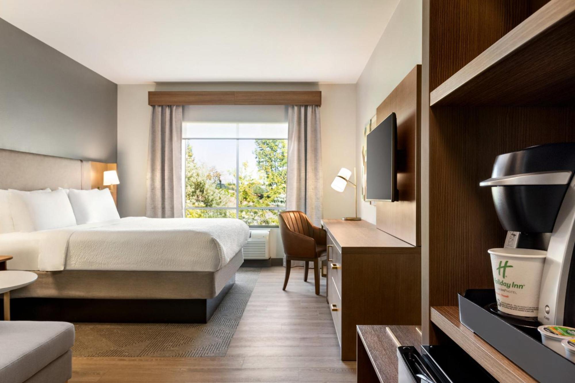 Standard King Room
