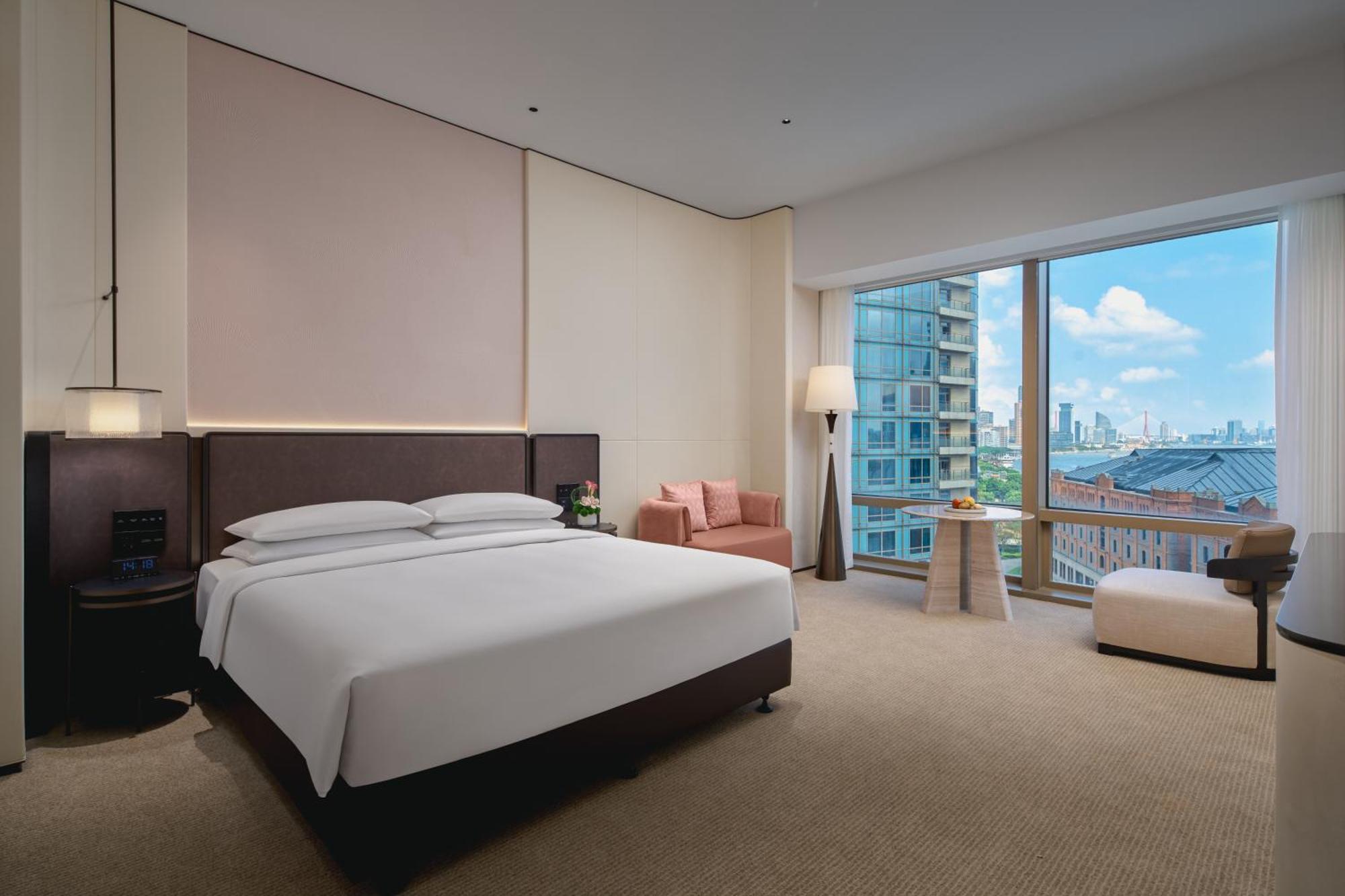 Zimmer mit Kingsize-Bett