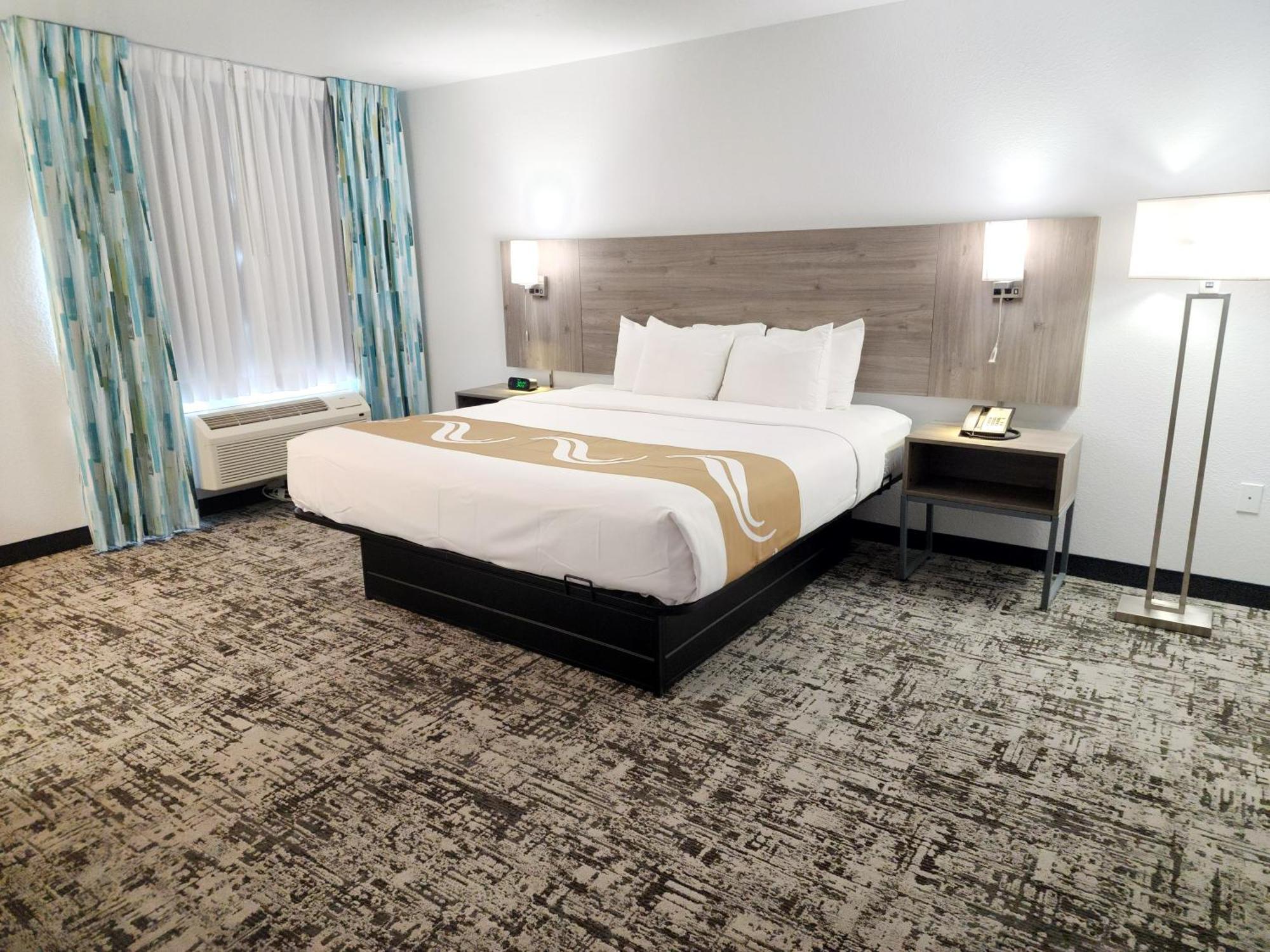 Nichtraucherzimmer mit Kingsize-Bett - barrierefrei