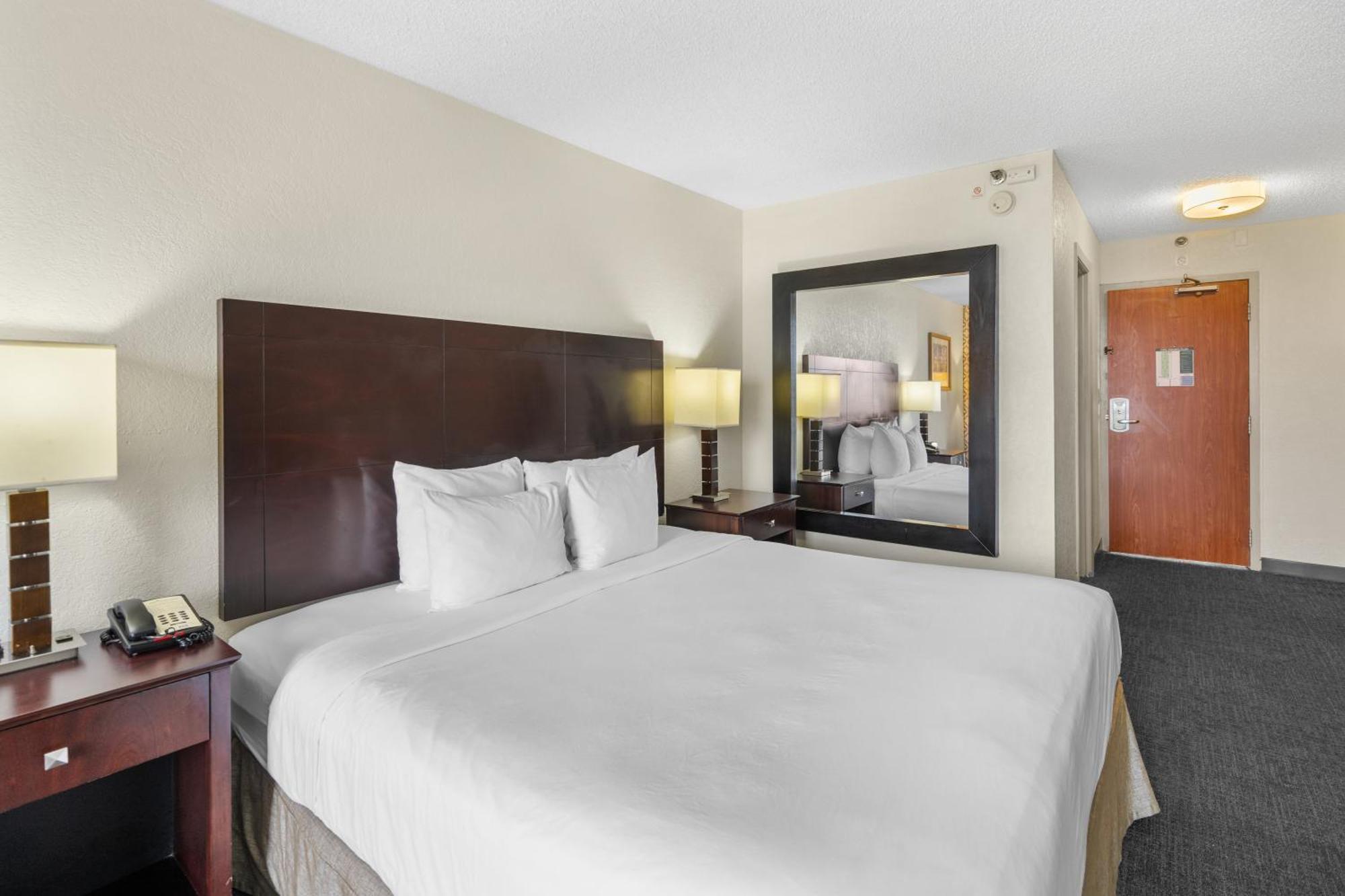 Standard King Room