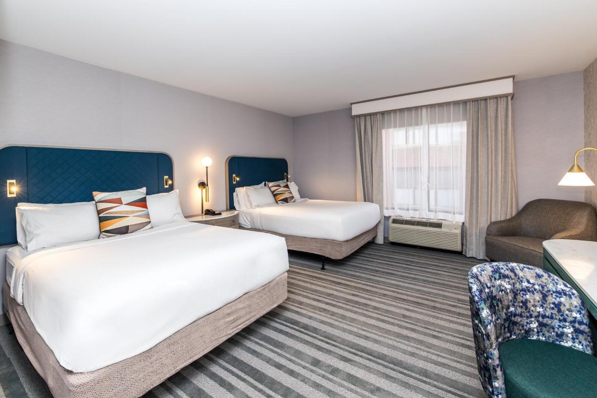 Standard Queen Room with Two Queen Beds - Communications Accessible