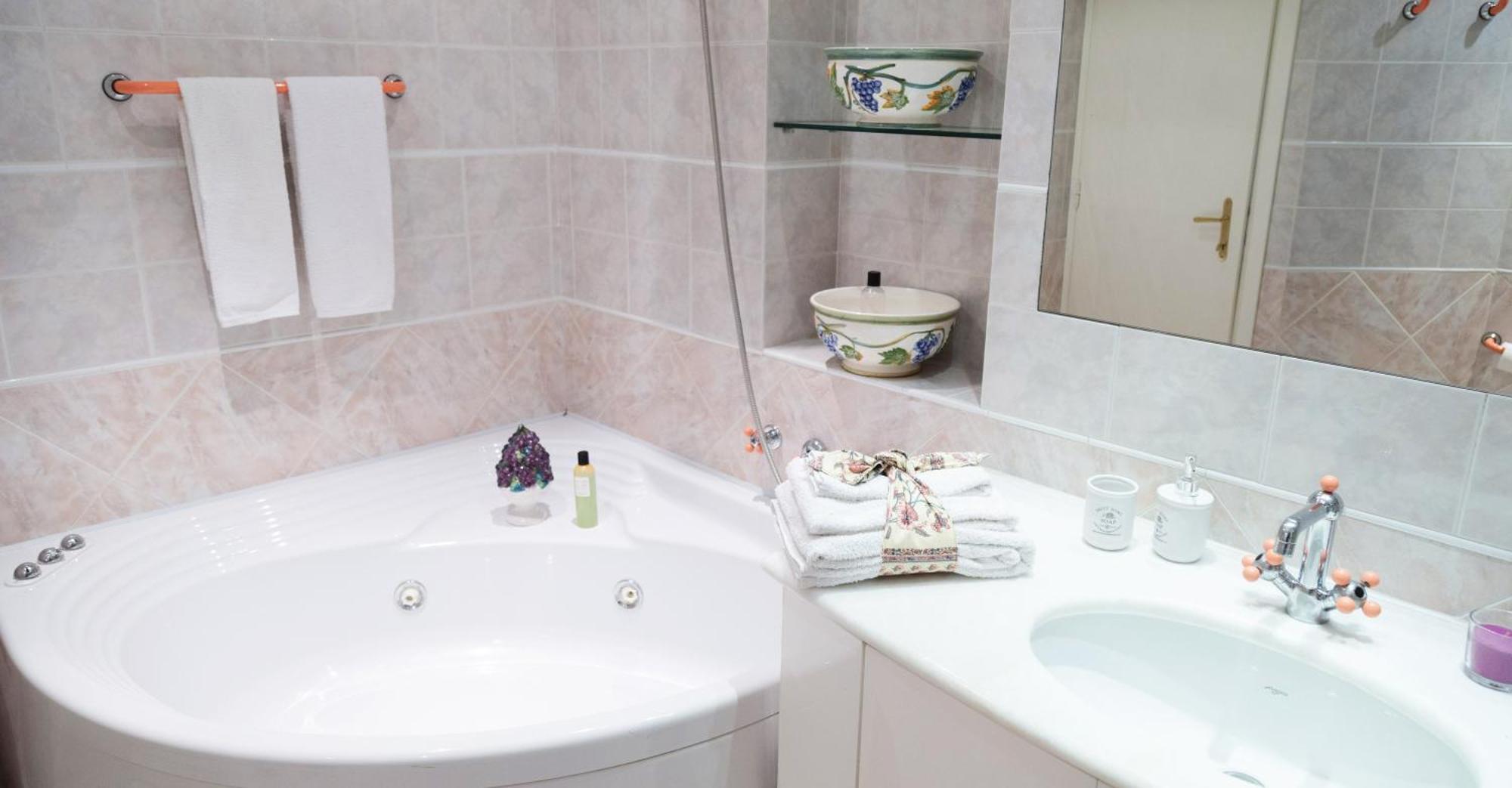 Double or Twin Room with Spa Bath