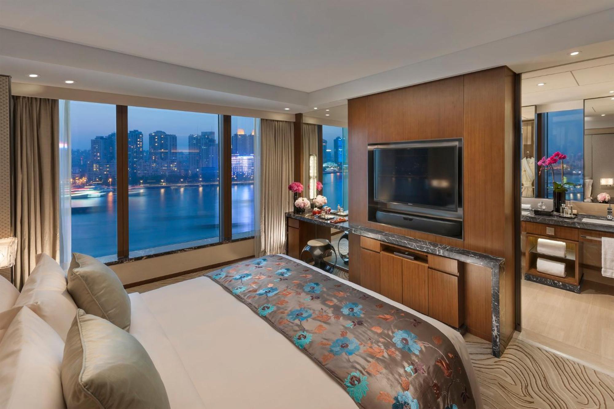 Suite Harbour City