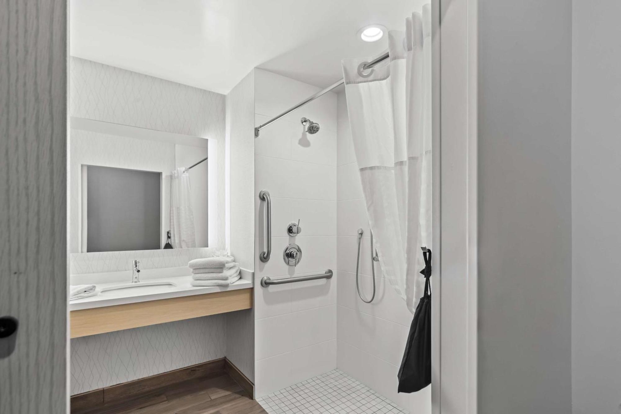Queen Room with Two Queen Beds and Mobility Accessible Roll-In Shower