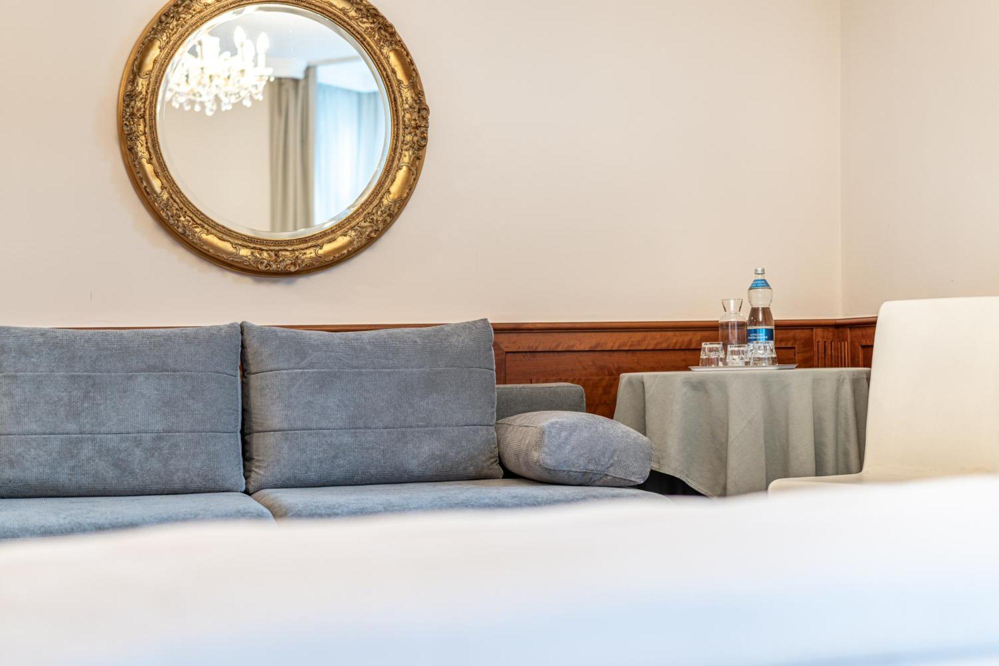 Vintage Junior Suite