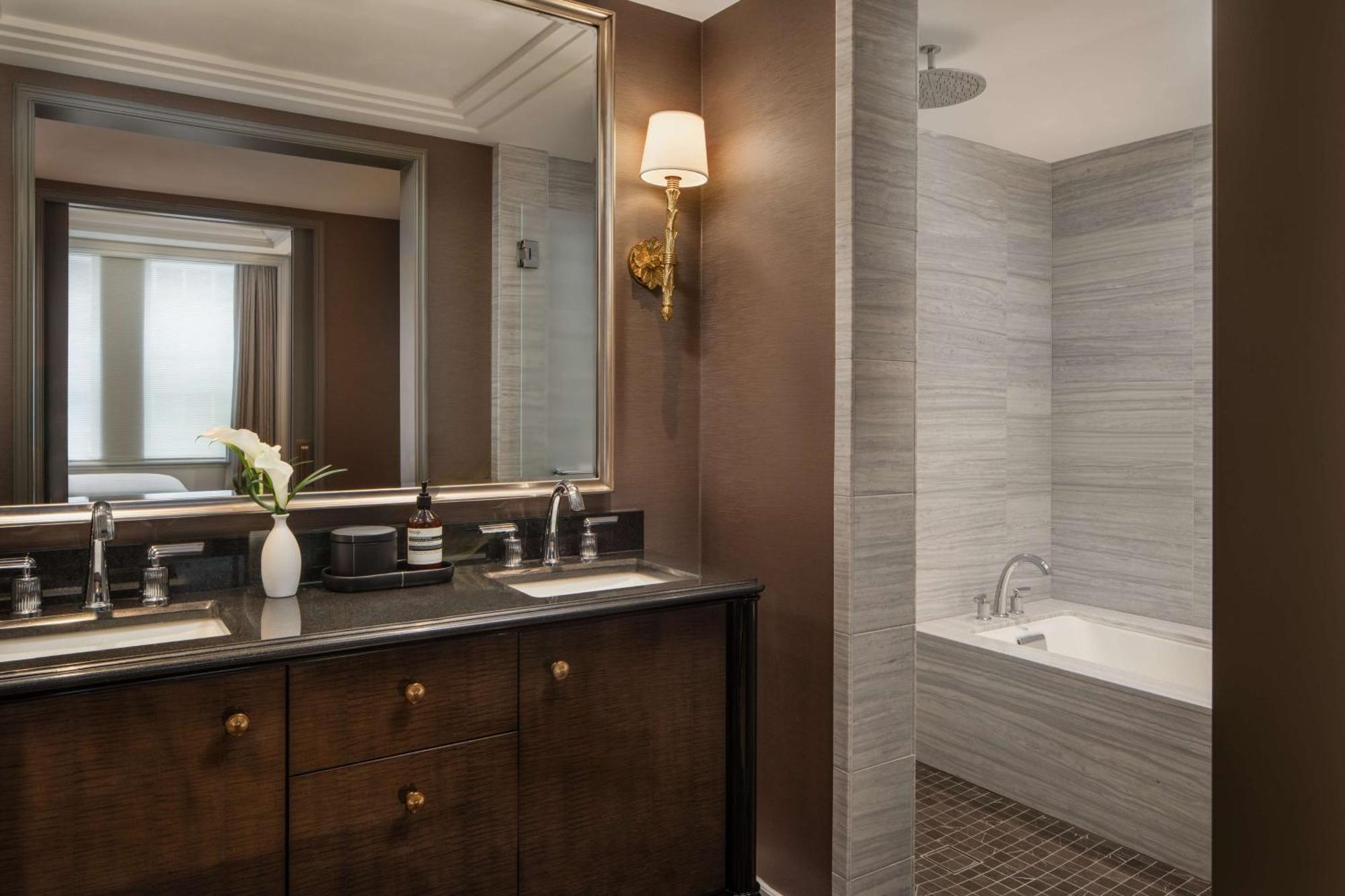 Junior Suite with Two Double Beds,1629892642:JPEG