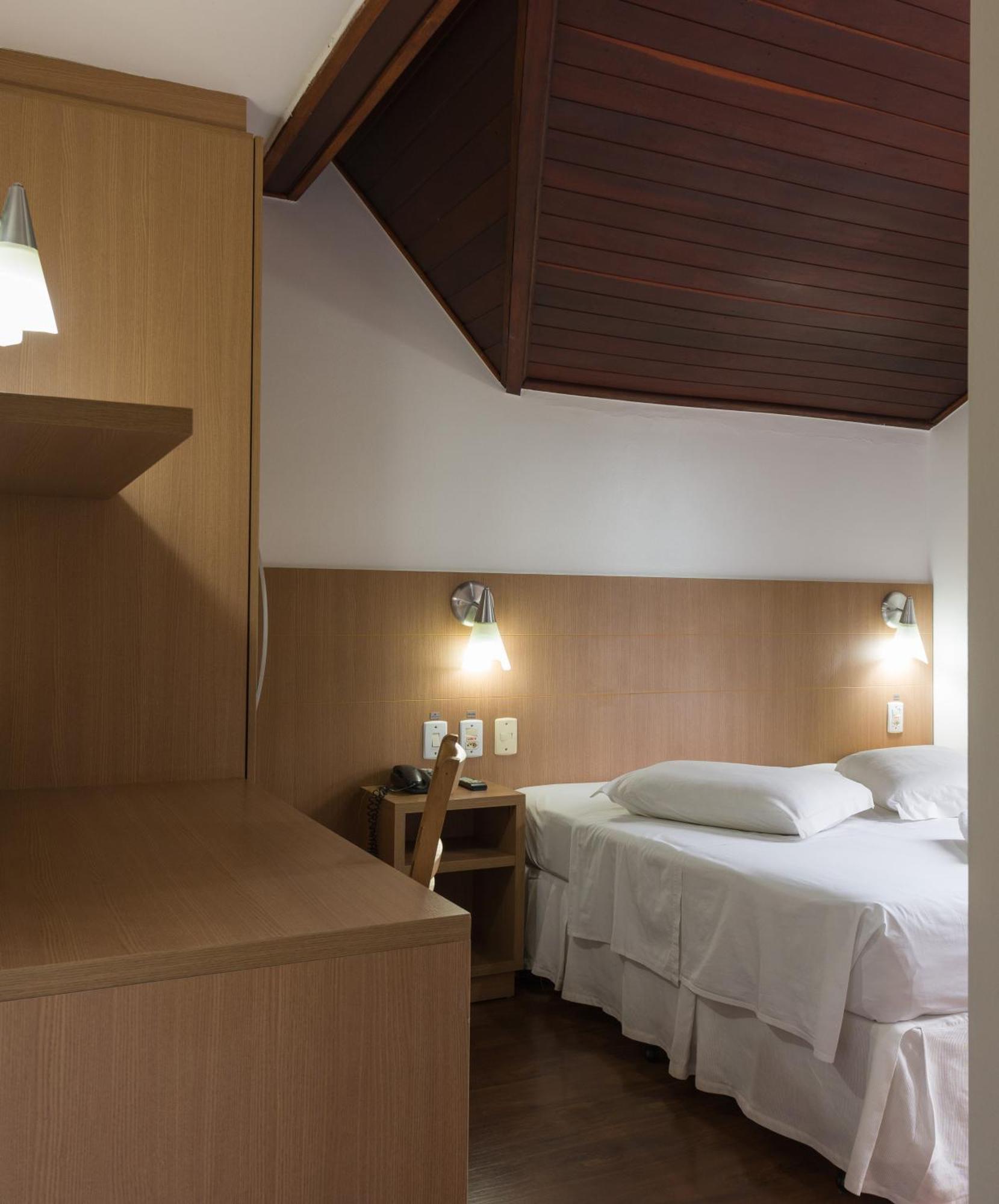 Quarto Individual Econômico