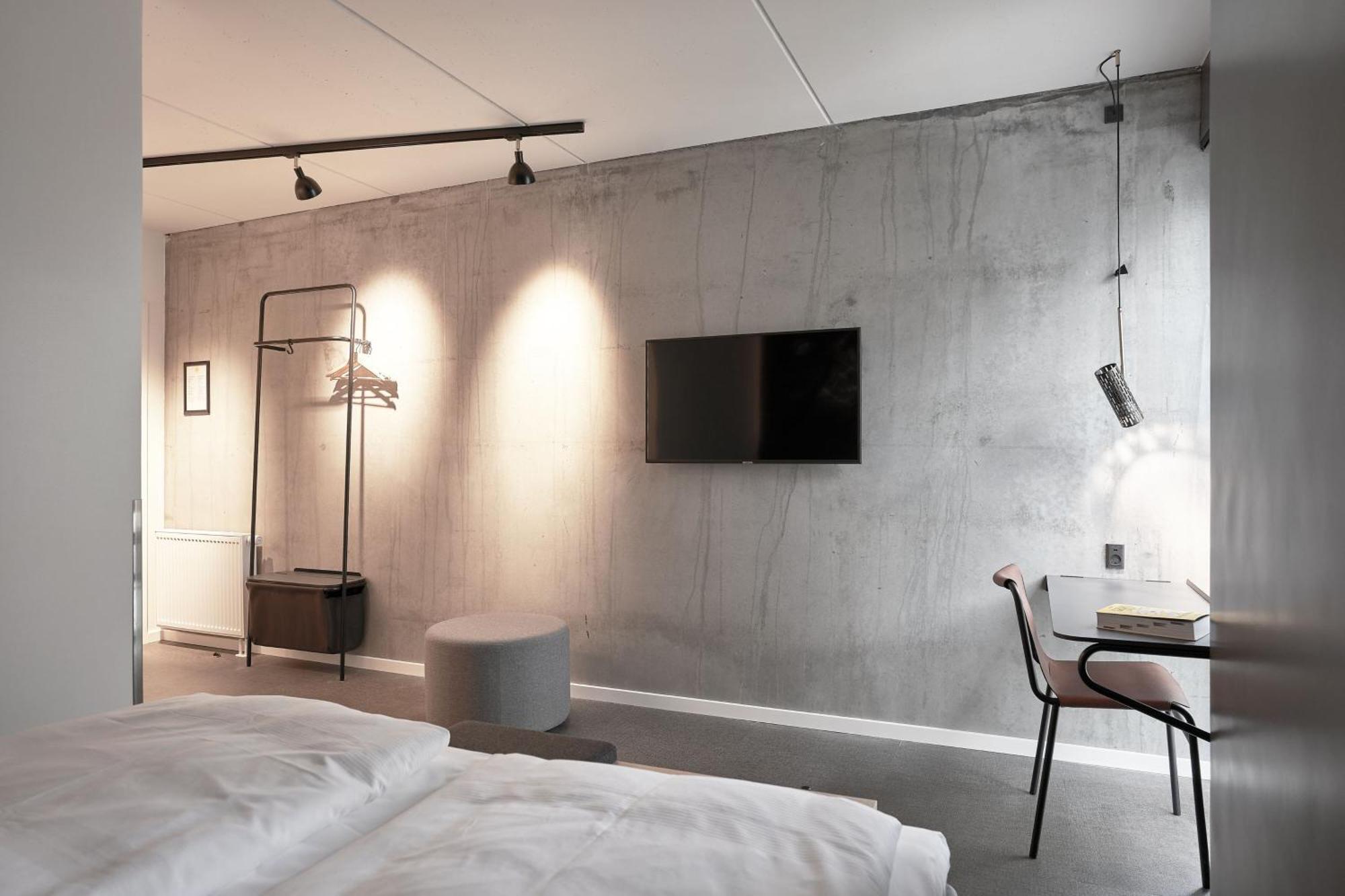 Quarto Twin Standard