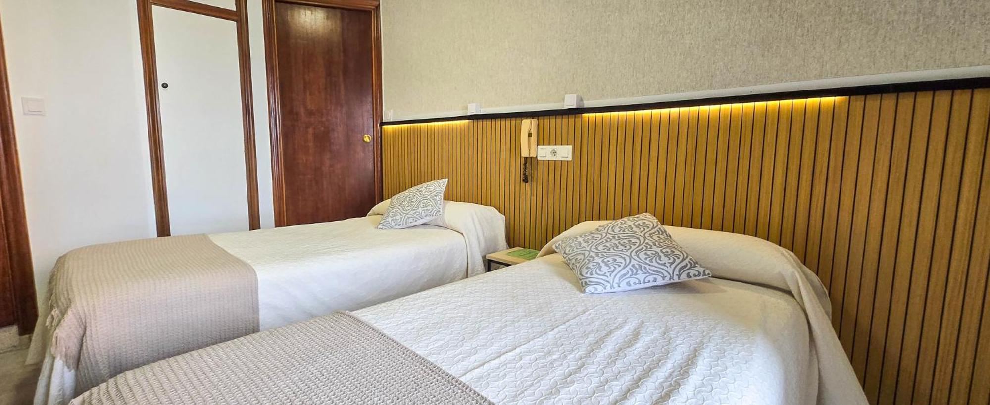 Twin Room with Shared Toilet,1630882329:JPEG