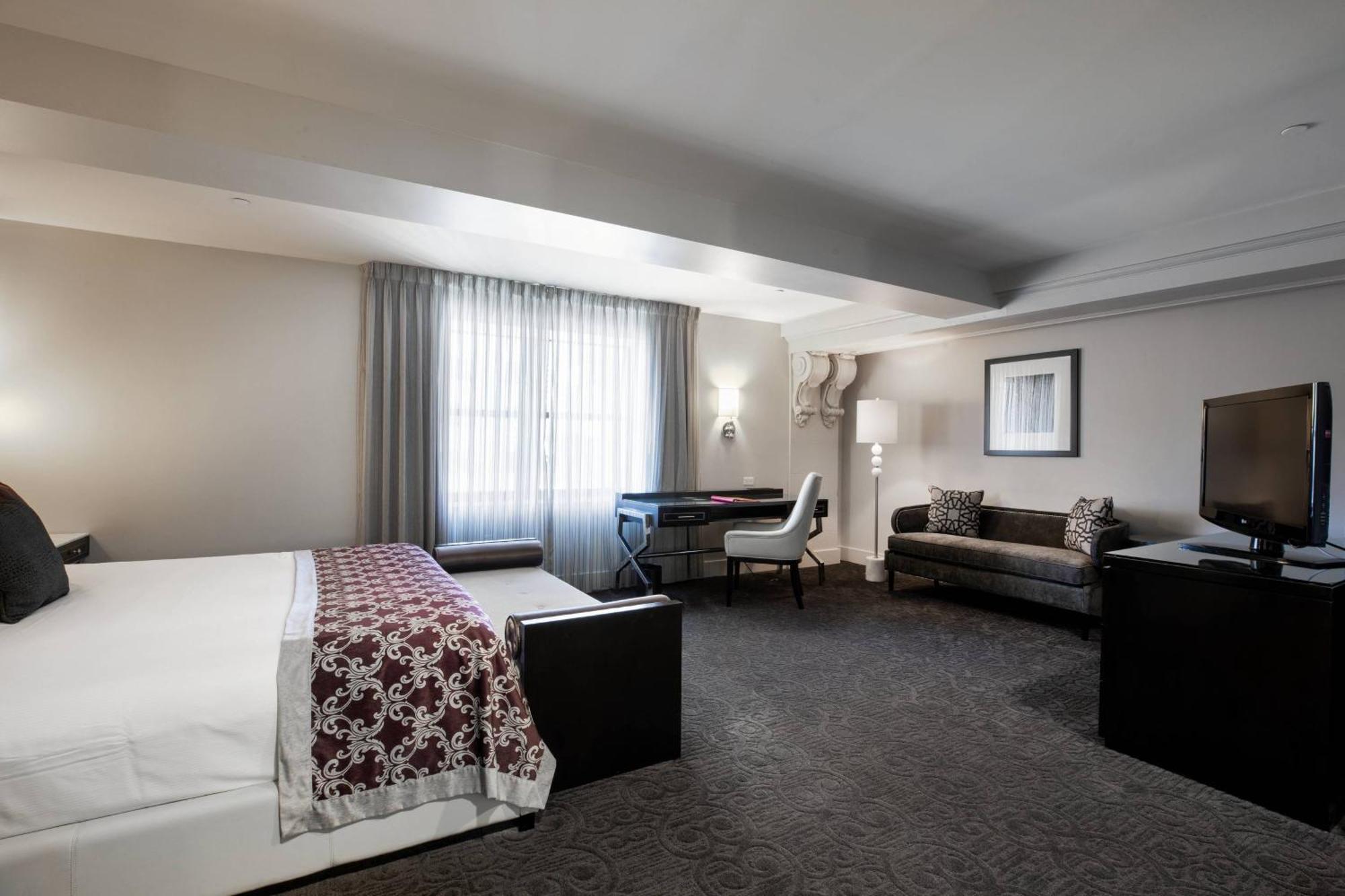 Deluxe King Room