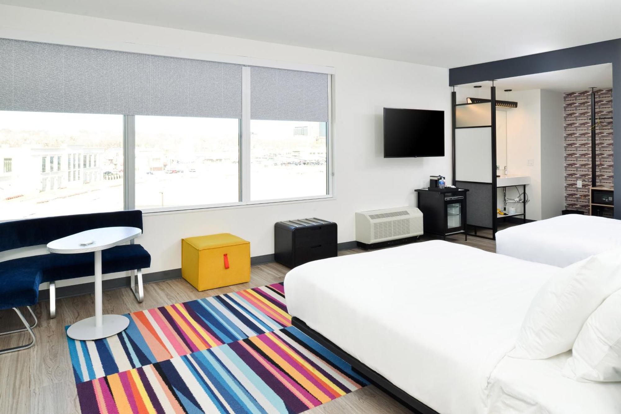 Savvy Queen Room with Two Queen Beds