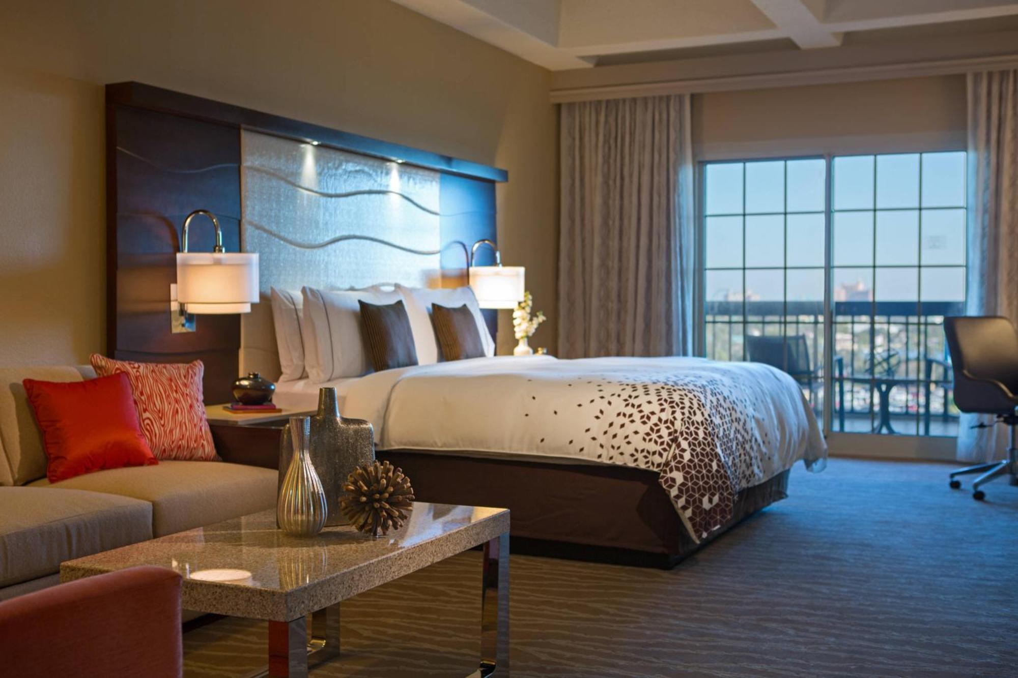 King or Queen Room with Pool View