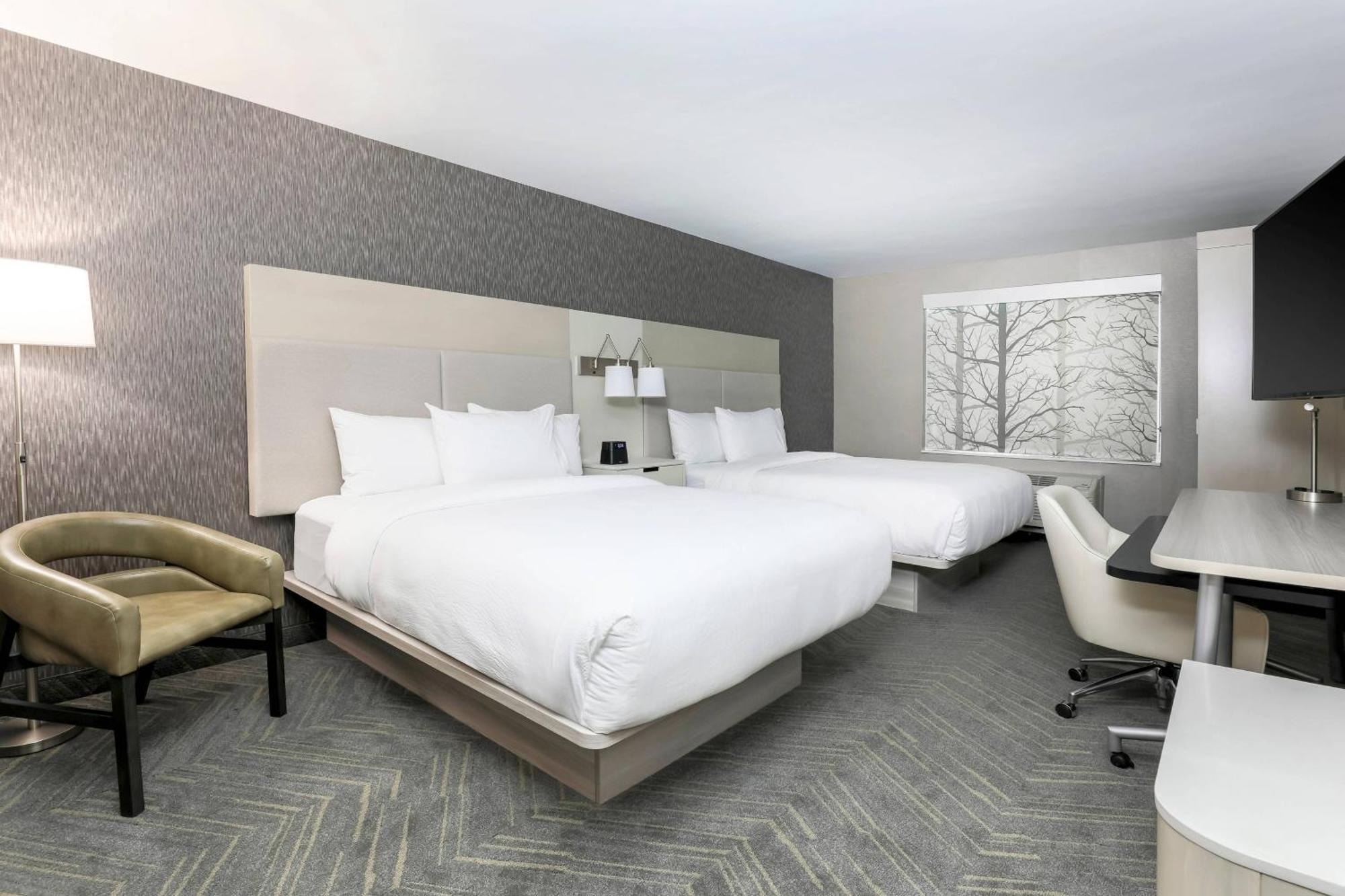 Double Queen Room