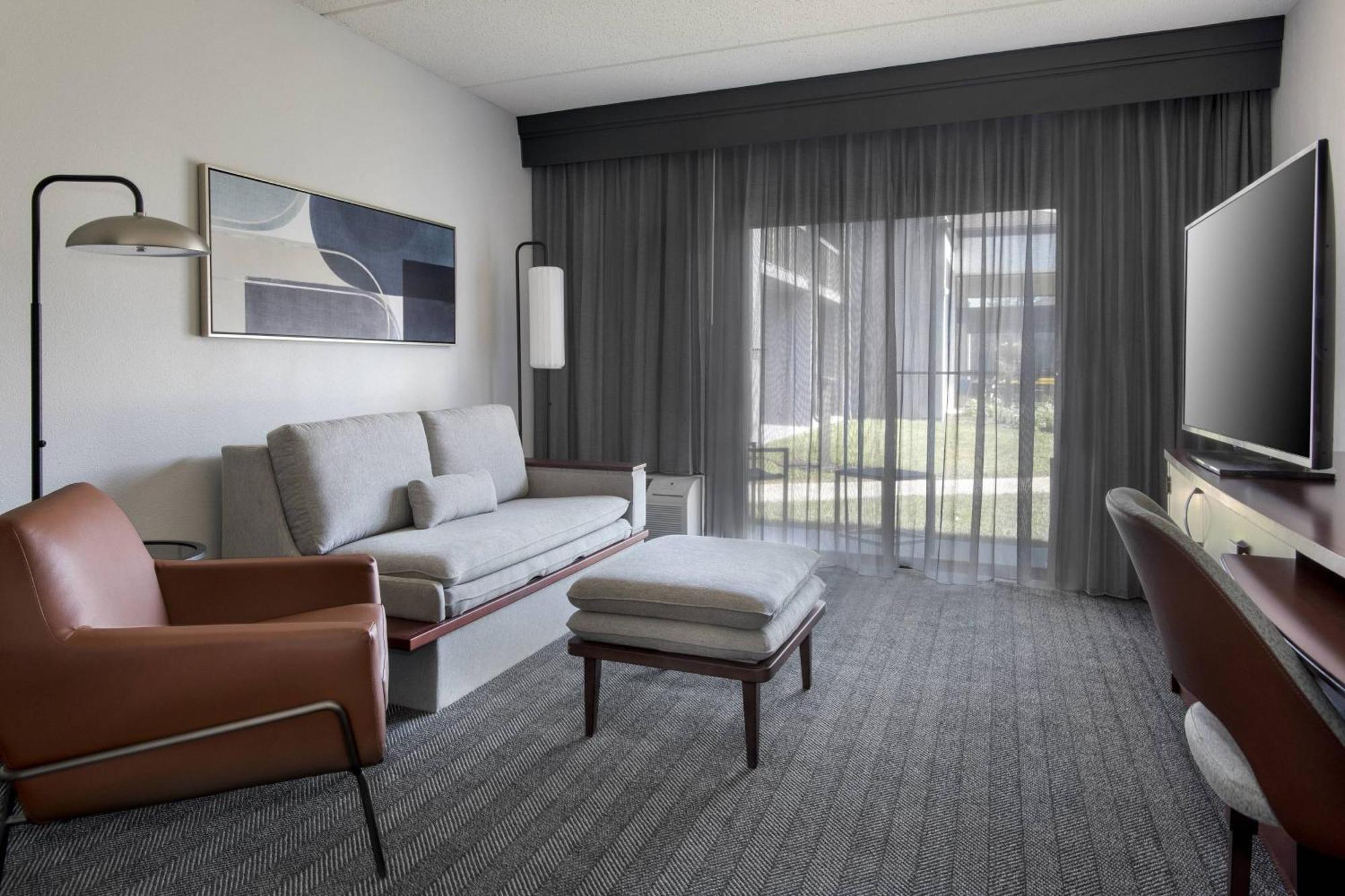 Suite, 1 King, Sofa bed