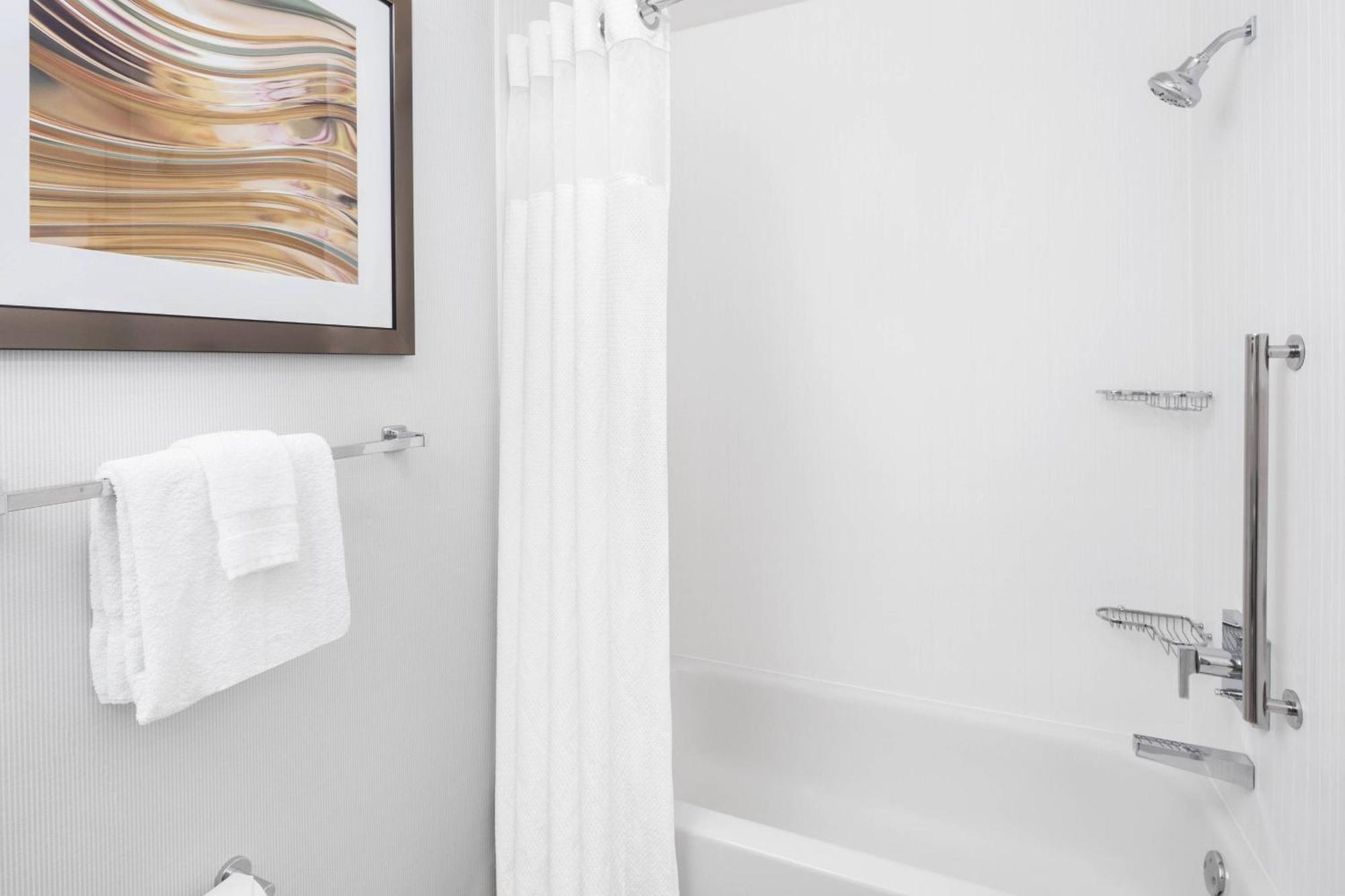 Queen Room with Two Queen Beds - Hearing Accessible