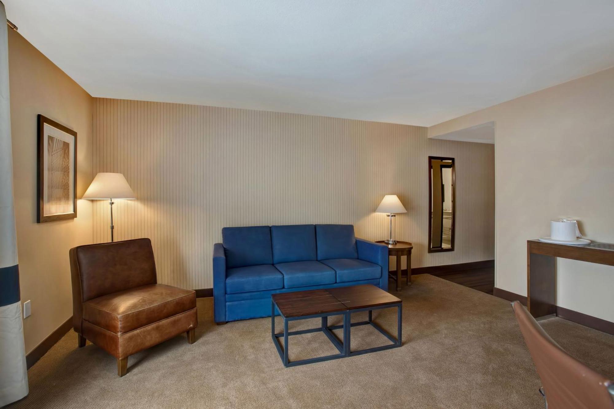 Junior Suite, 1 King, Sofa bed, Towers Building,1632247286:JPEG