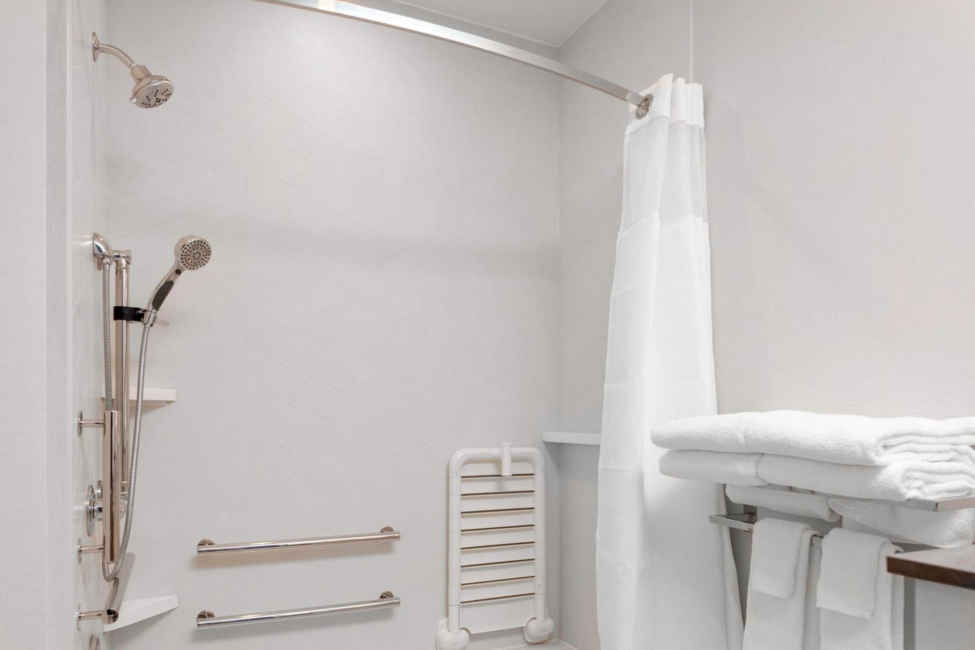 Double Queen Room