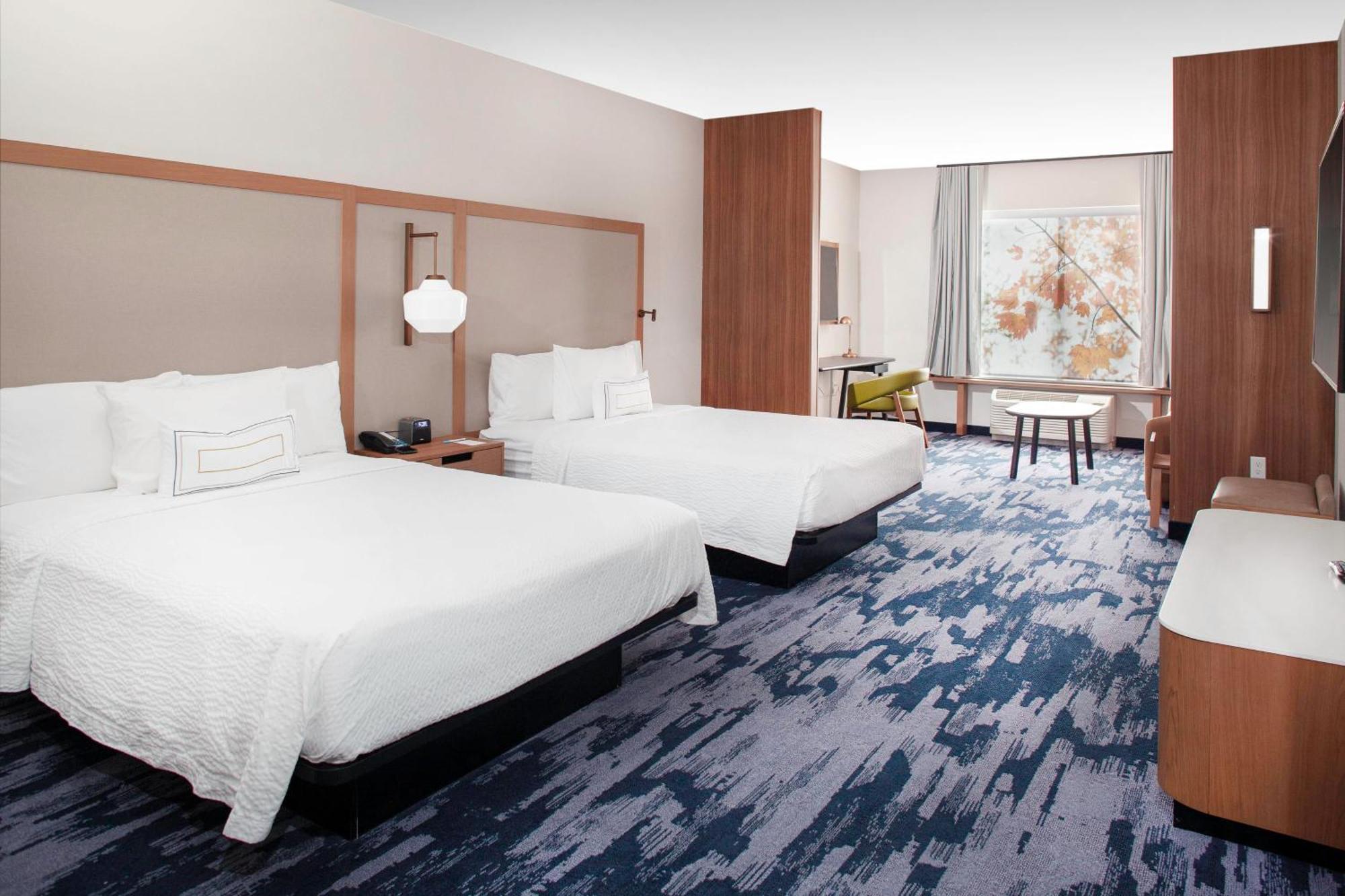 Suite, 2 Queen, Sofa bed