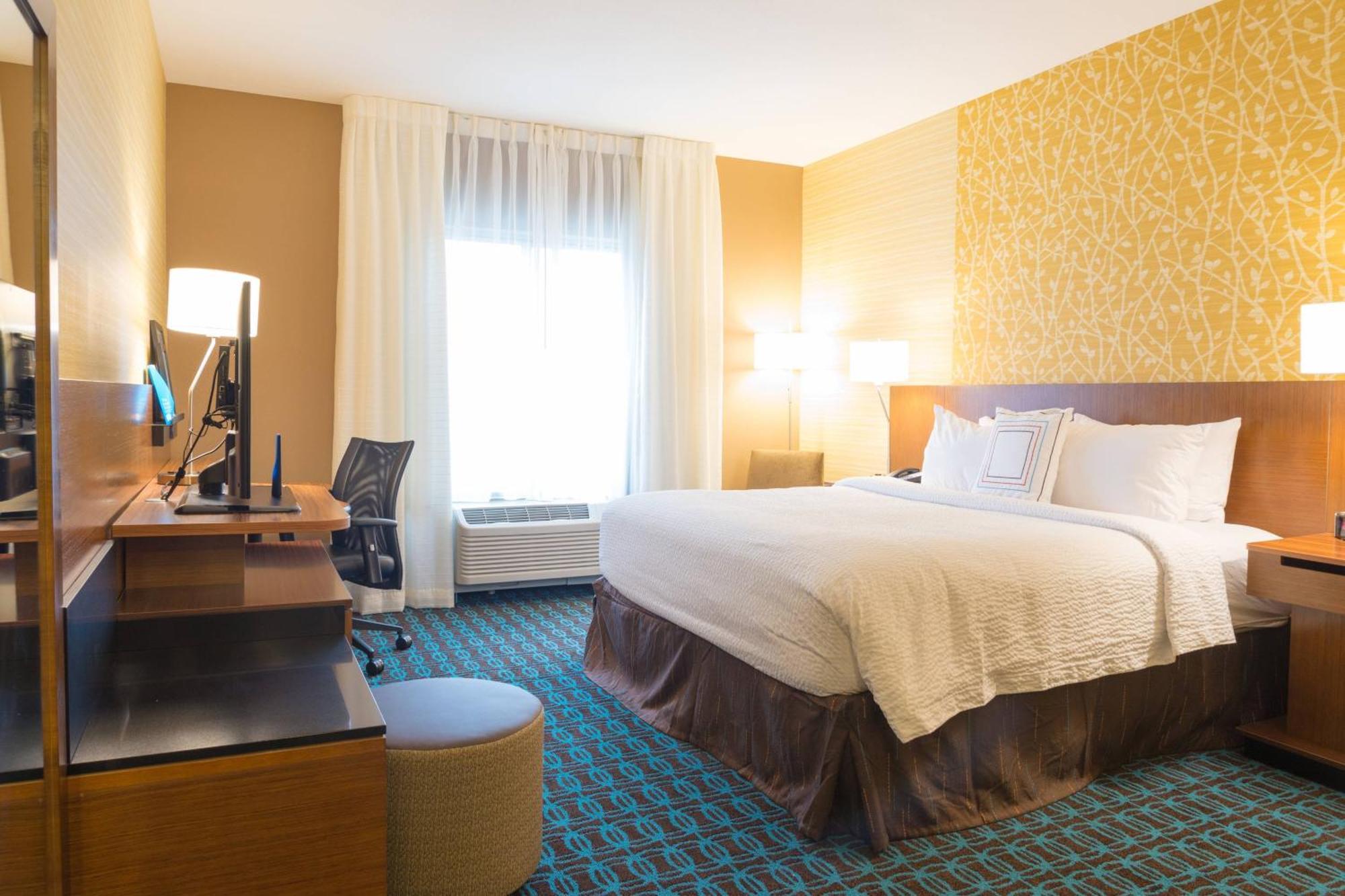 King Room with Bathtub - Mobility Access