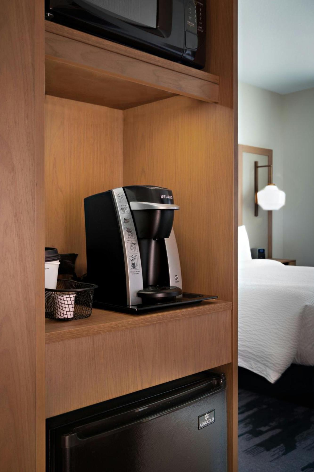 King Suite with Bathtub - Mobility Access/Hearing Accessible