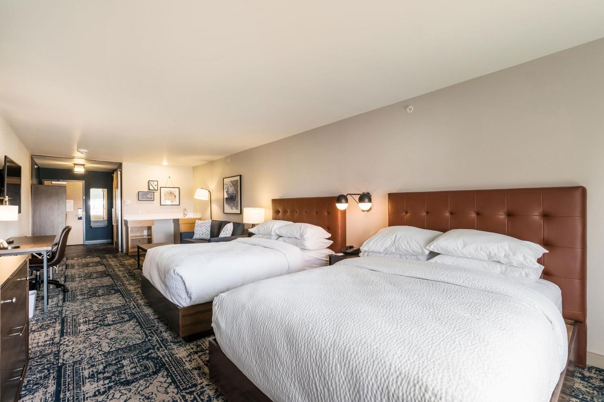 Suite, 2 Queen, Sofa bed, City view