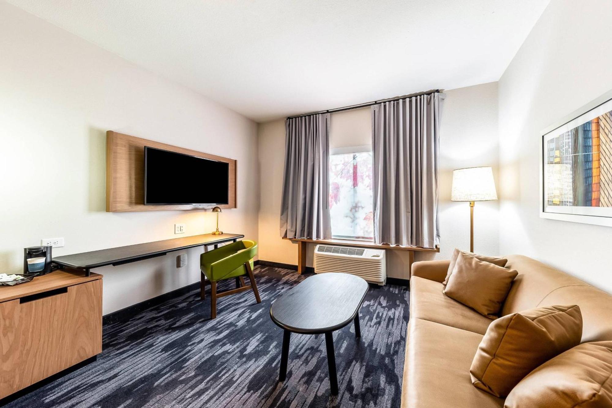 Suite, 1 King, Sofa bed