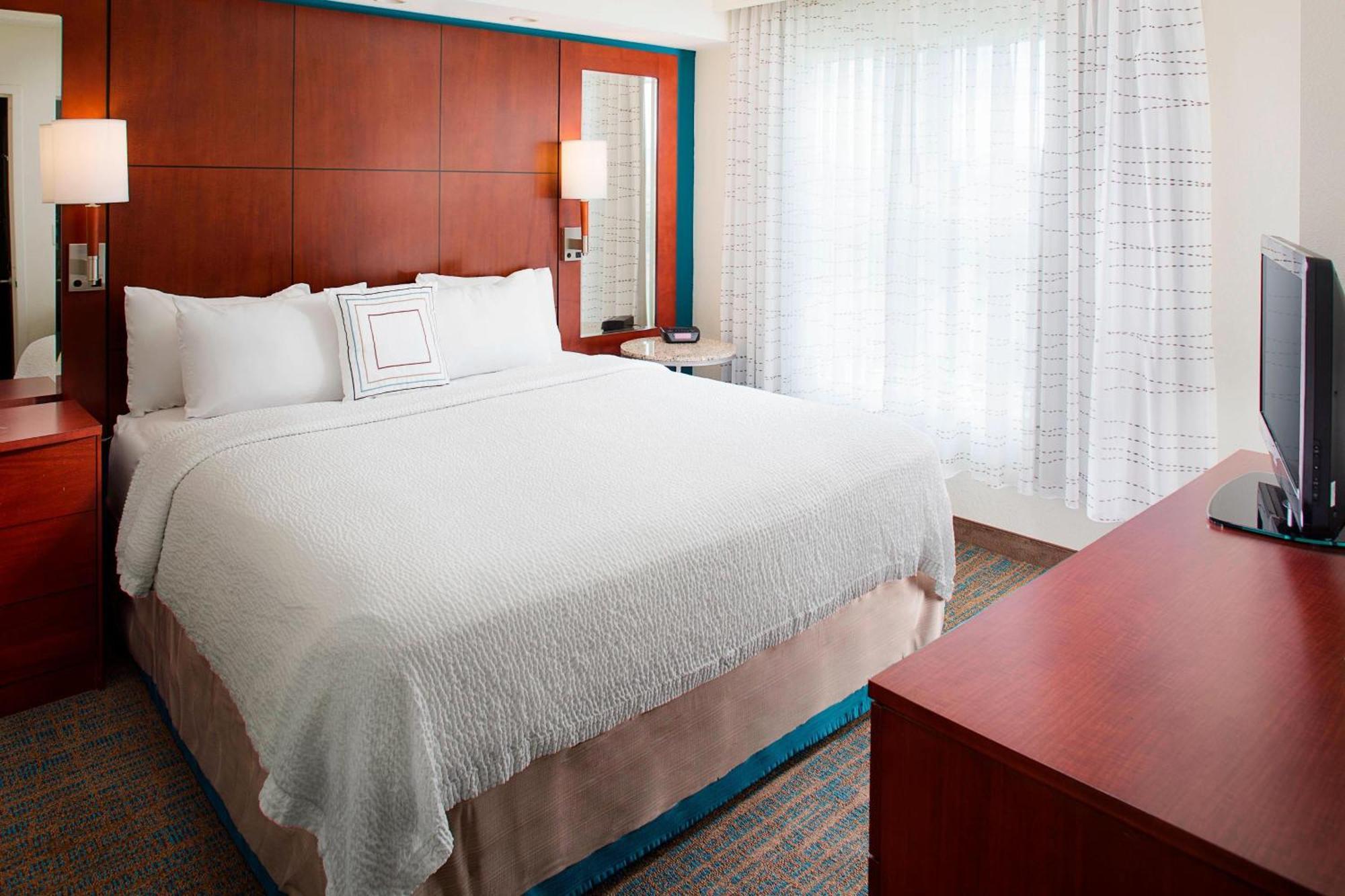 One-Bedroom King Suite with Fireplace