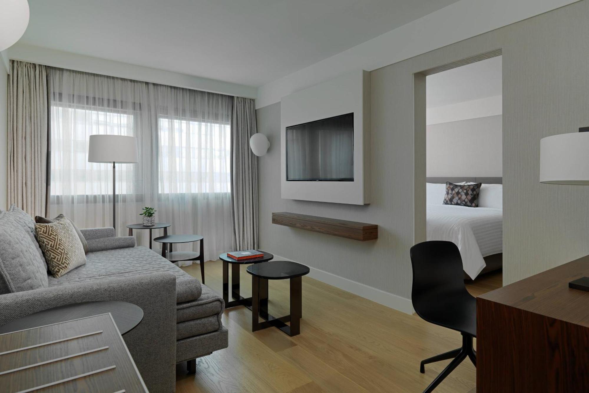 Suite met 1 Slaapkamer met Kingsize Bed - Uitzicht op de Binnenplaats