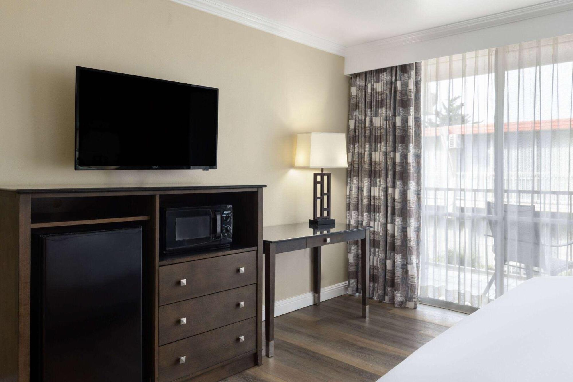 Habitación con ducha accesible en silla de ruedas - Cama grande - Adaptada para personas con movilidad reducida - No fumadores