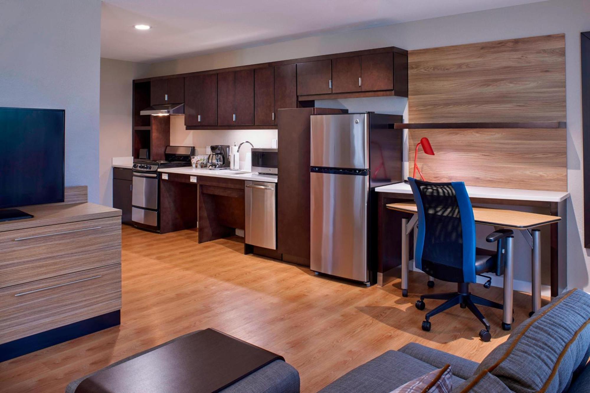 Large One-Bedroom Suite