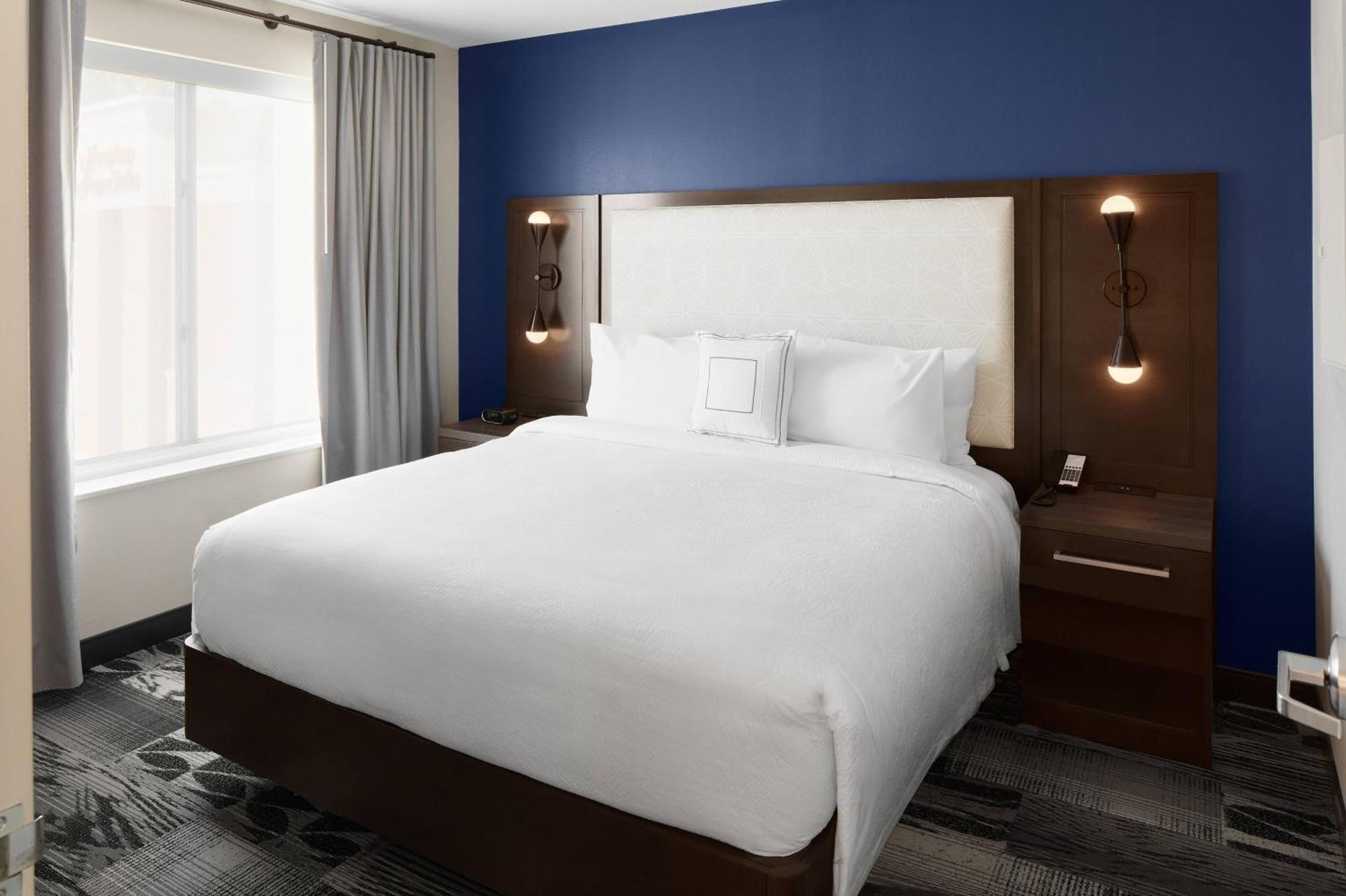 1 Bedroom Suite, 1 King