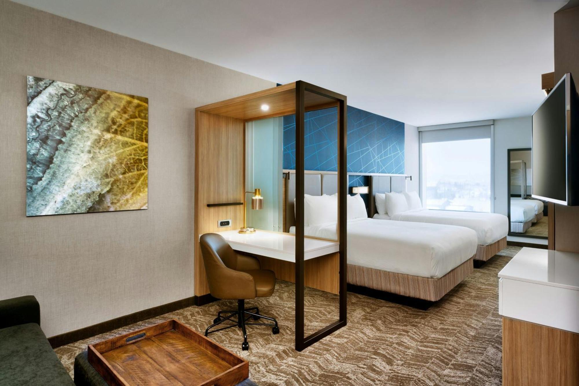 Suite with Two Queen Trundle Beds