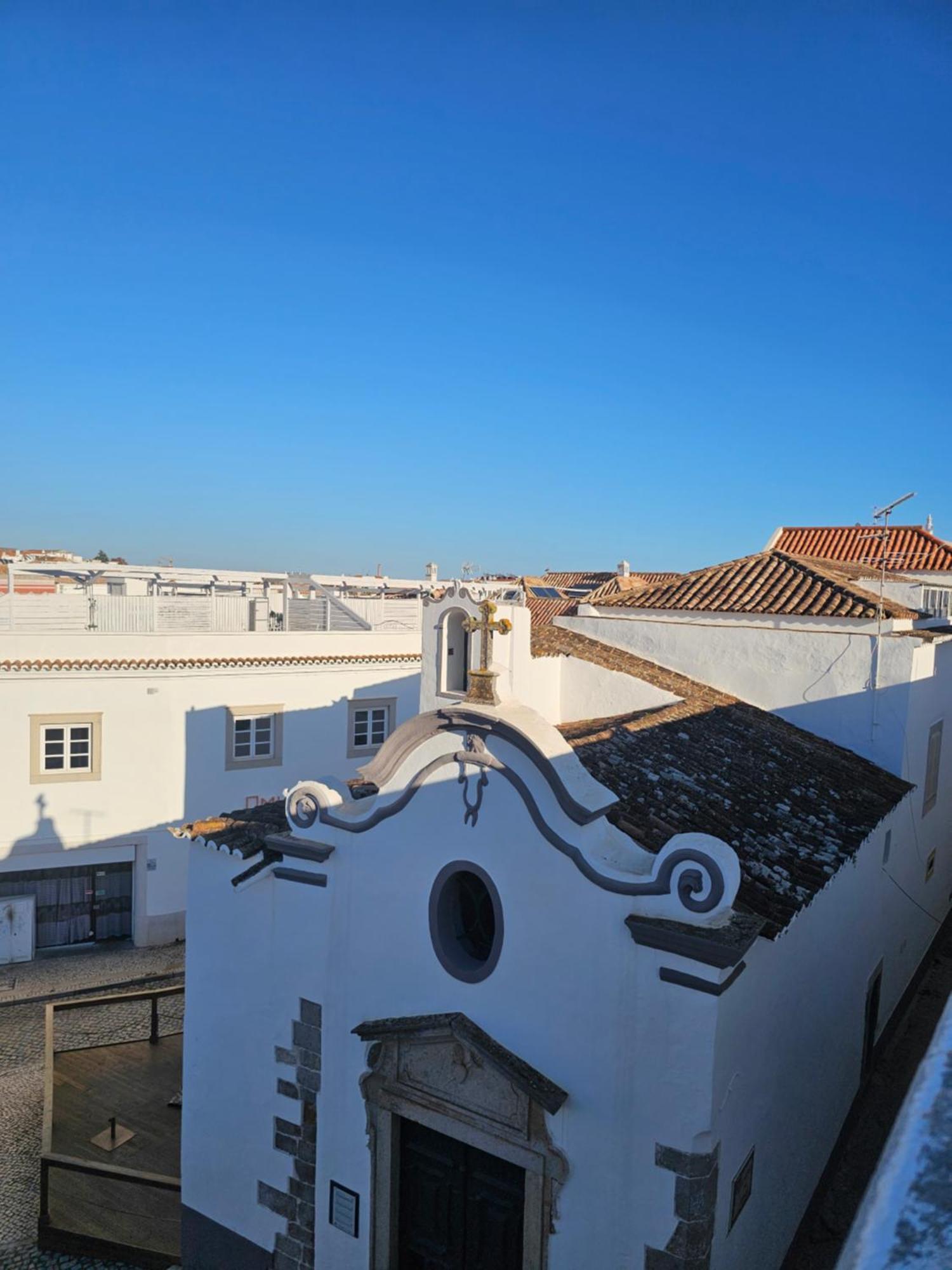 Quarto Triplo com Casa de Banho Partilhada