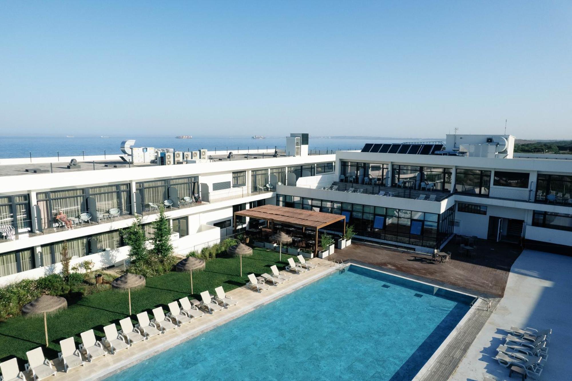 Twin Room Pool View,1261726720:JPEG