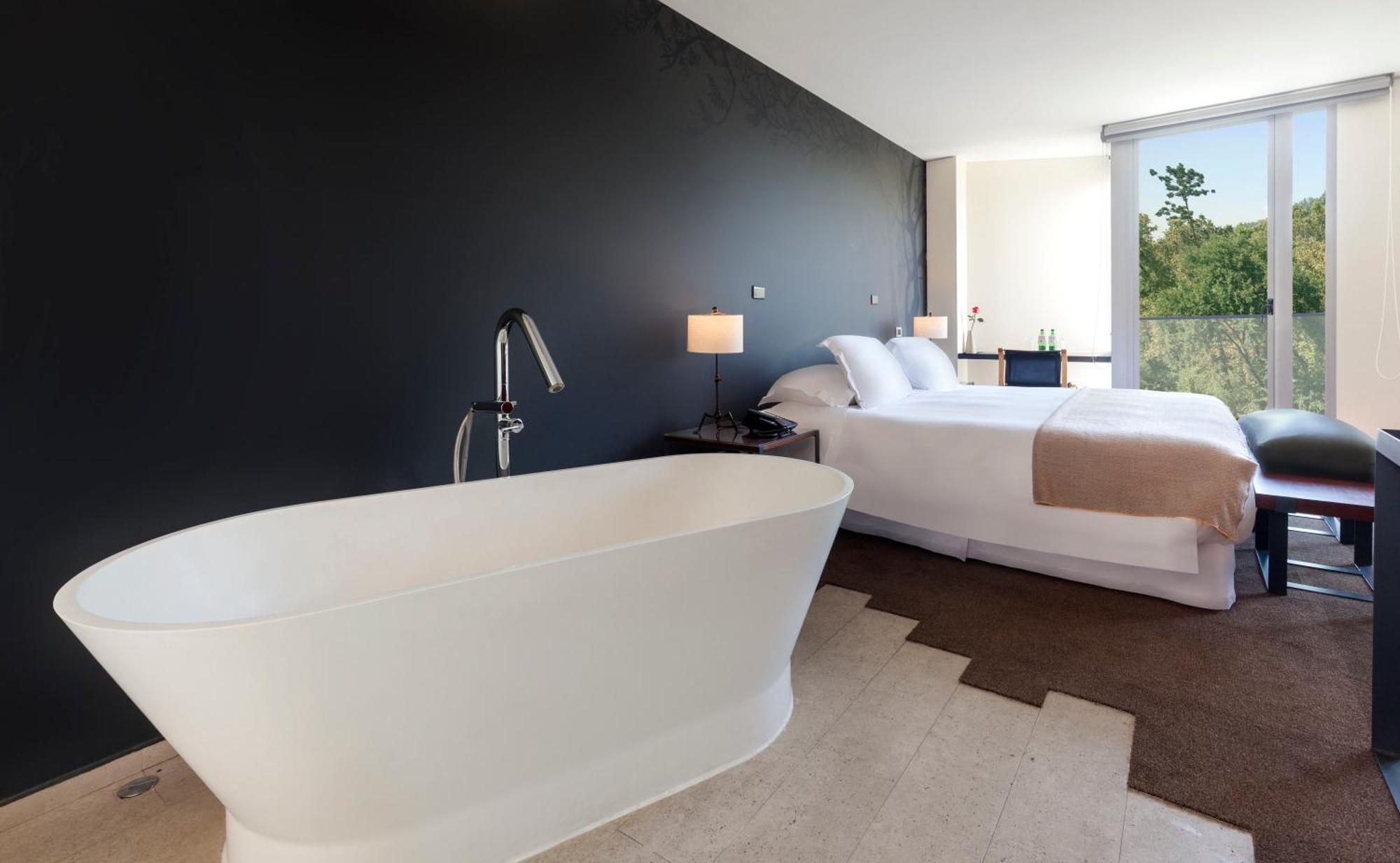 Suite mit Kingsize-Bett und Balkon
