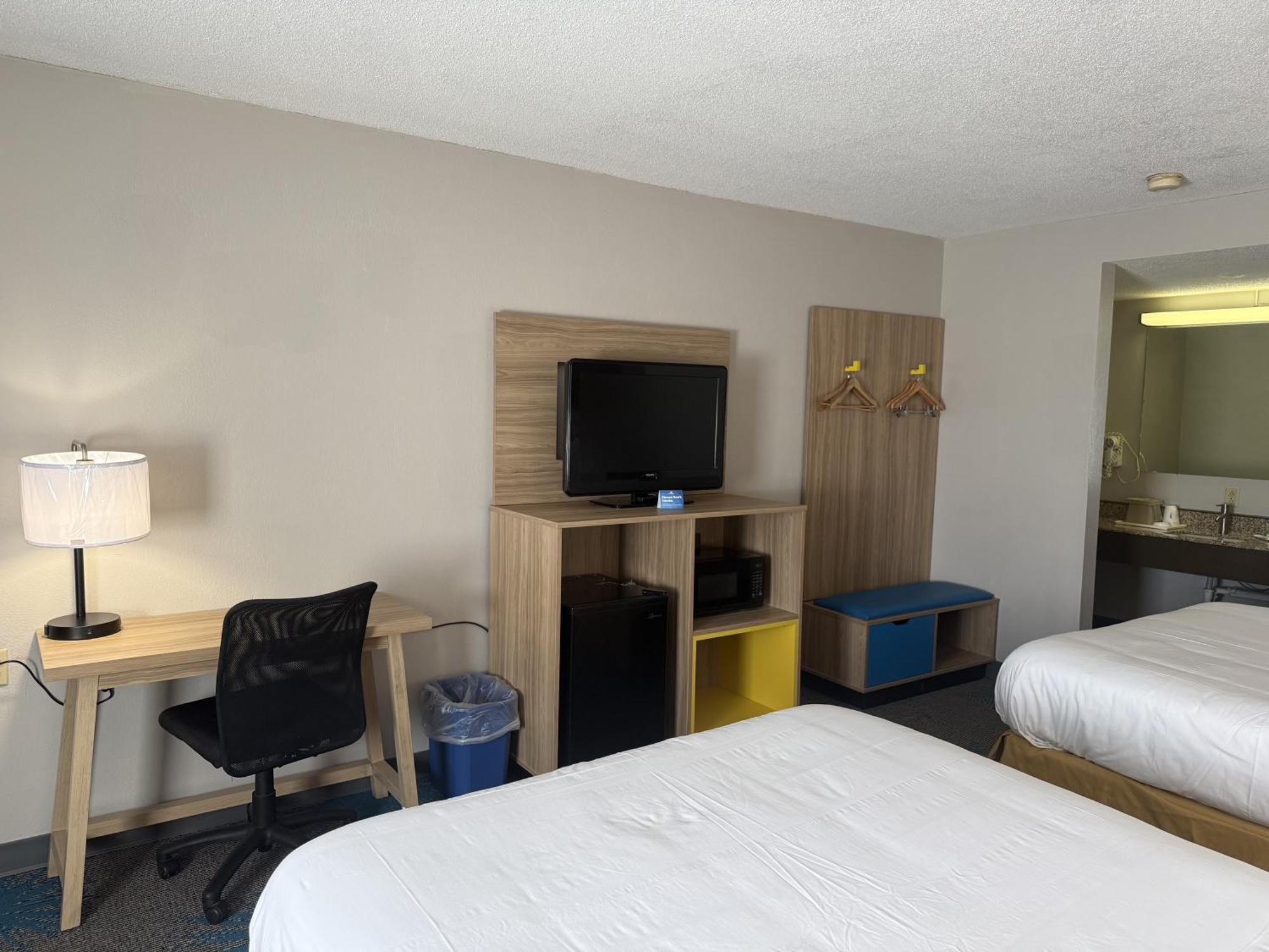 Queen Room with Two Queen Beds - Non-Smoking
