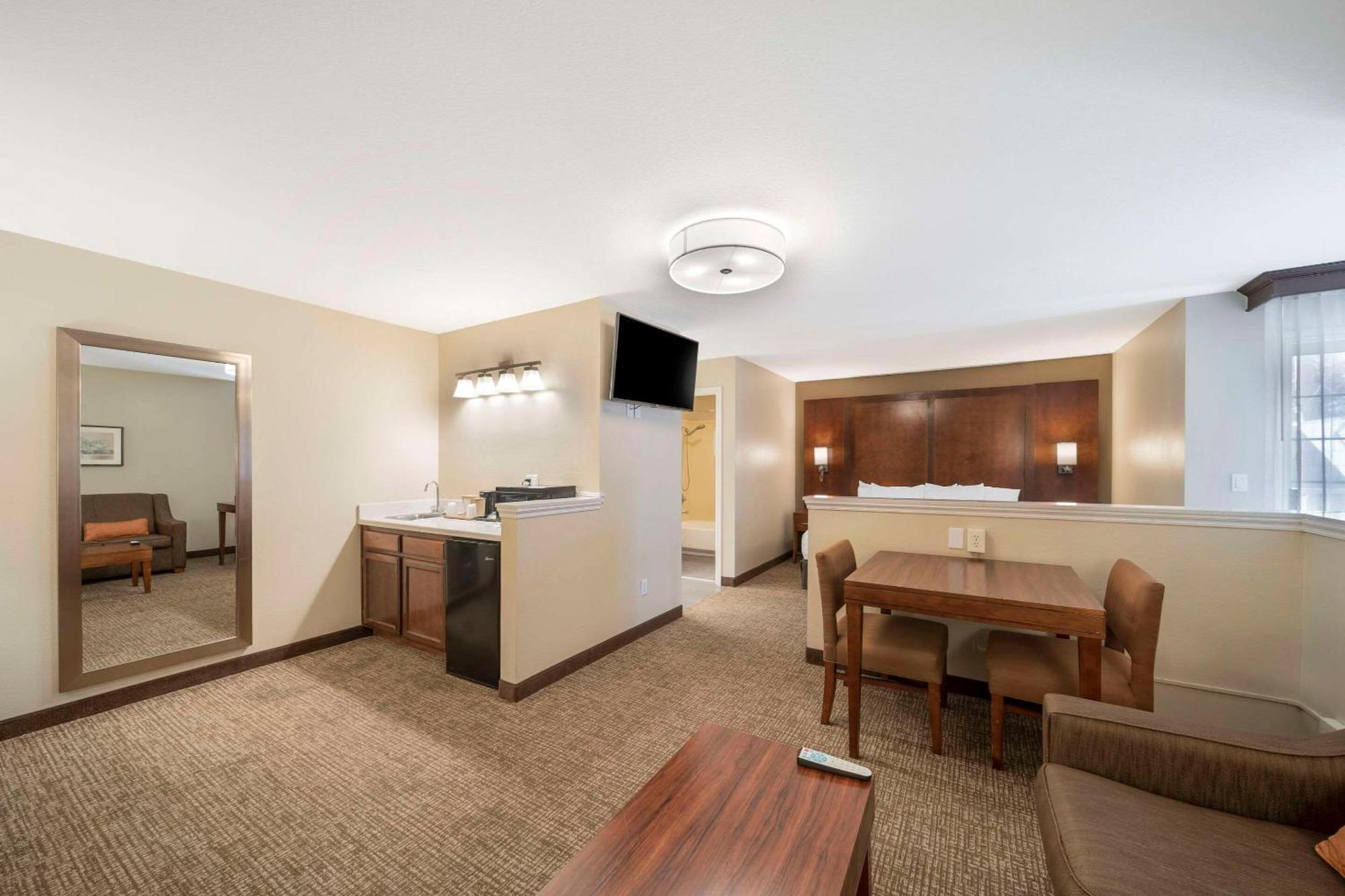 Superior King Room - Non-Smoking