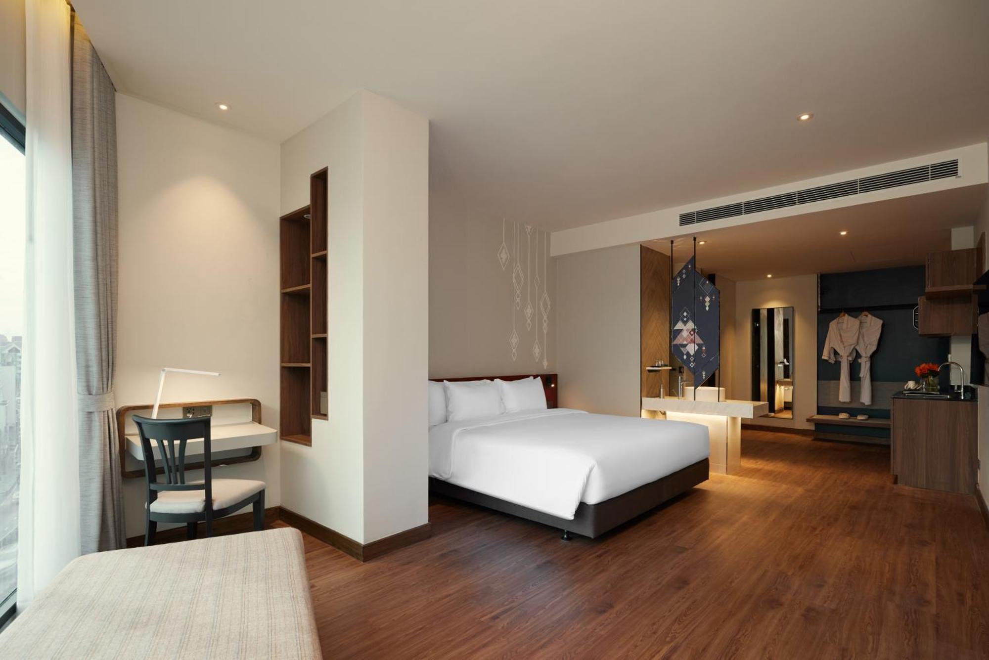 Zimmer mit Kingsize-Bett