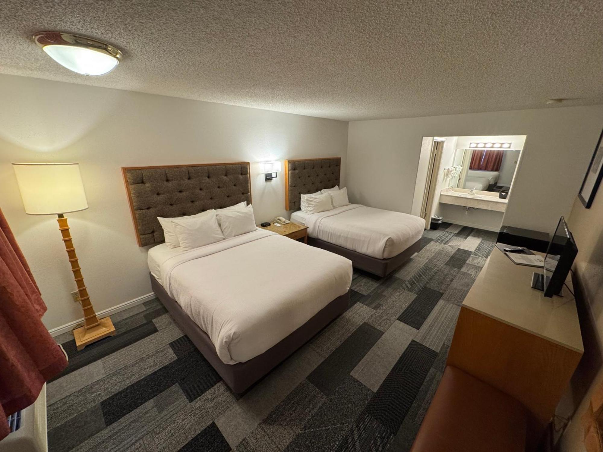 Standard Queen Room with Two Queen Beds, Pet-Friendly