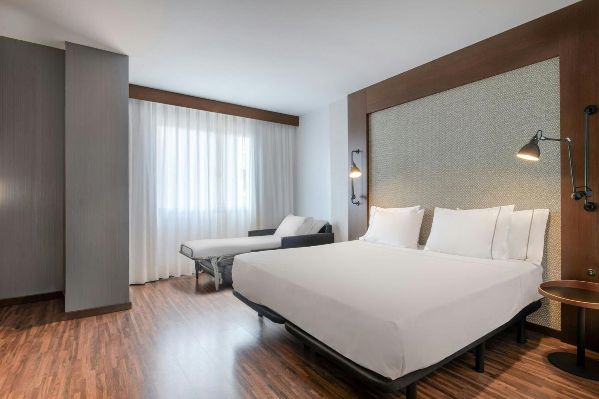 Superior Kamer met 1 Queensize Bed en Slaapbank