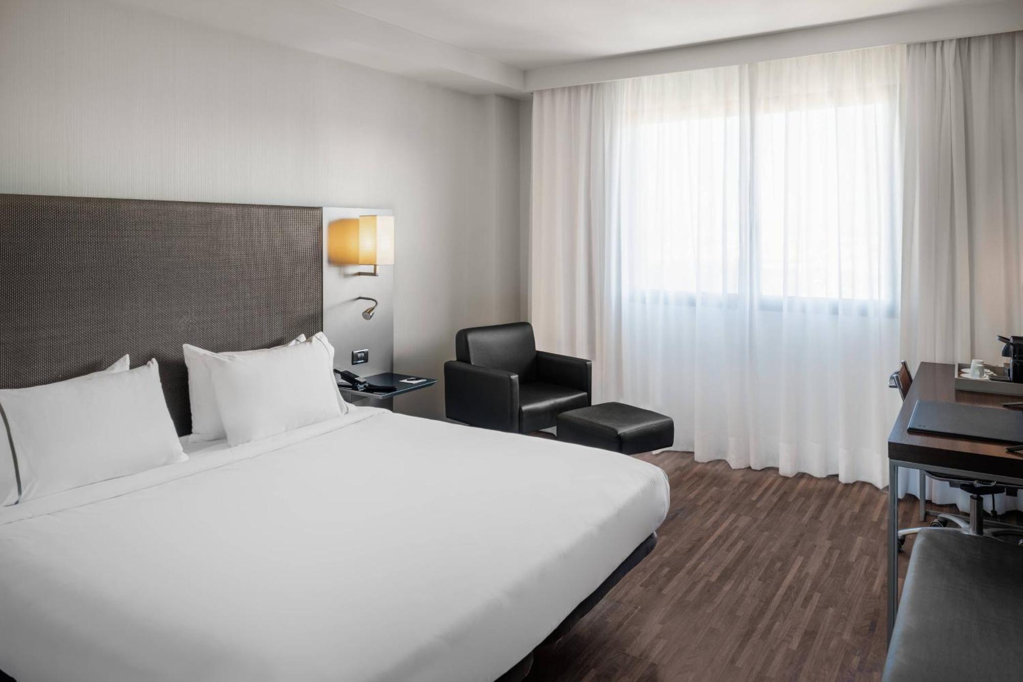 Chambre Lit King-Size - Vue sur Ville