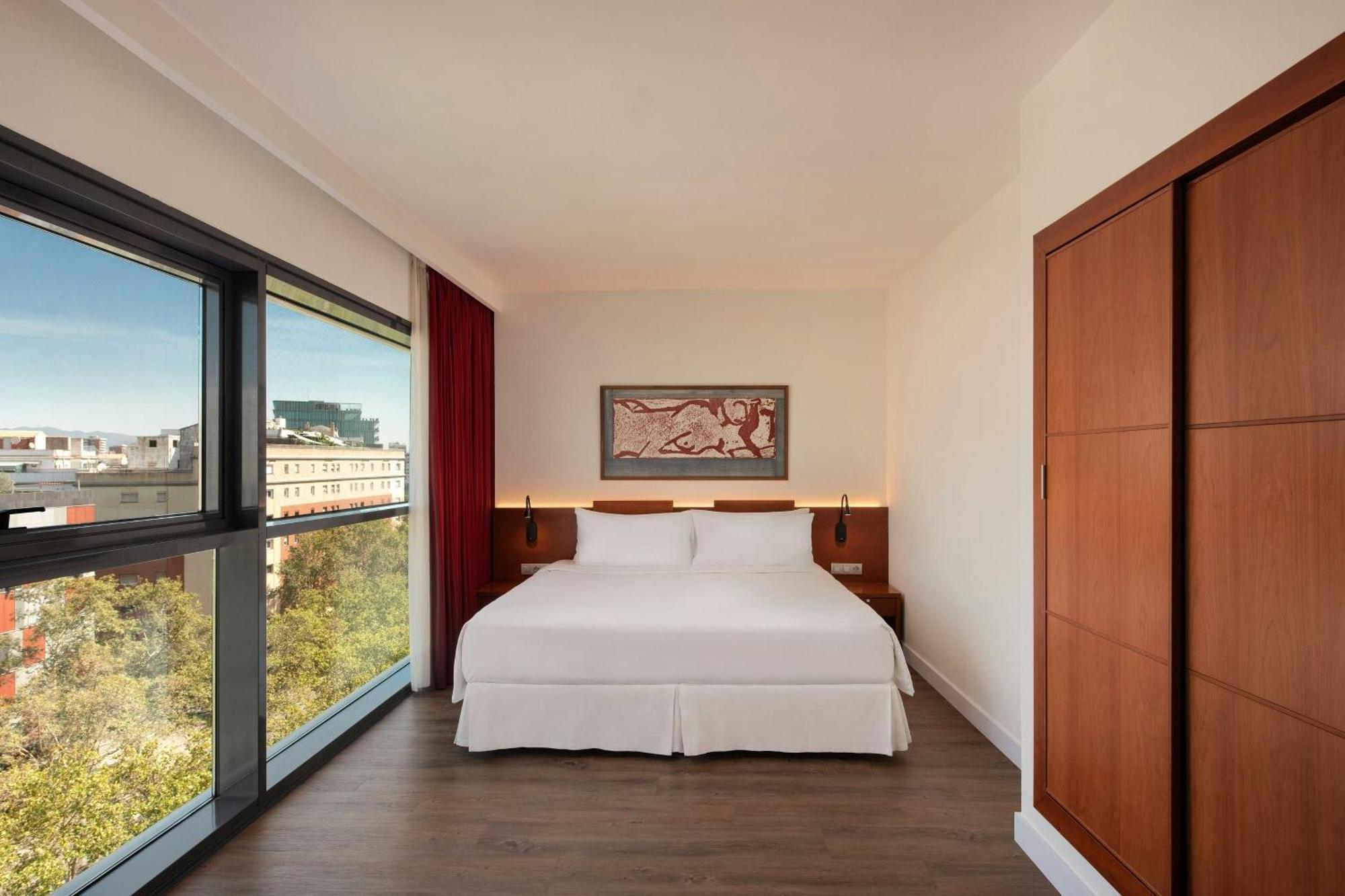 Eckzimmer mit Kingsize-Bett