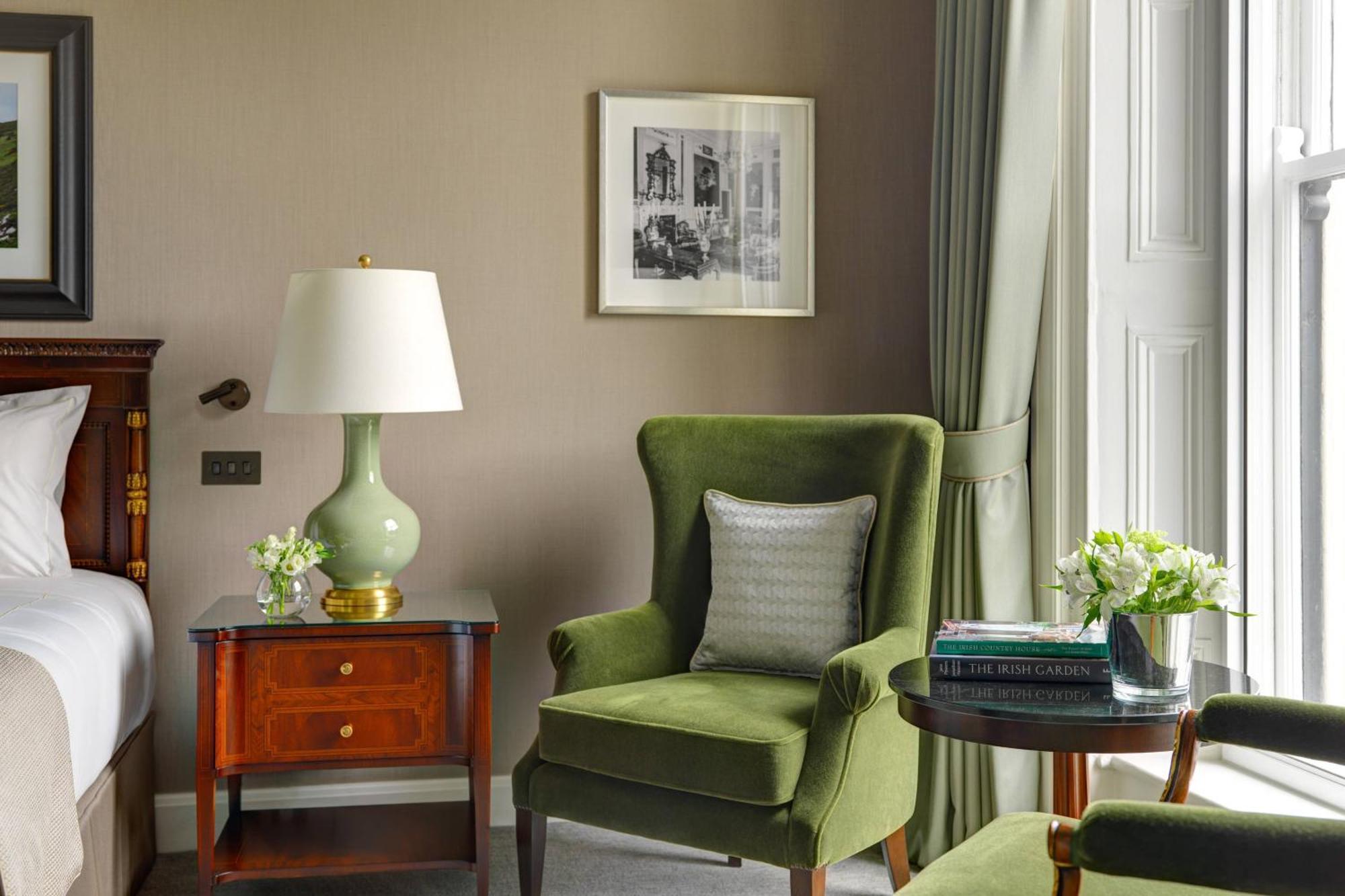 One-Bedroom King Suite with Courtyard View - Heritage Wing
