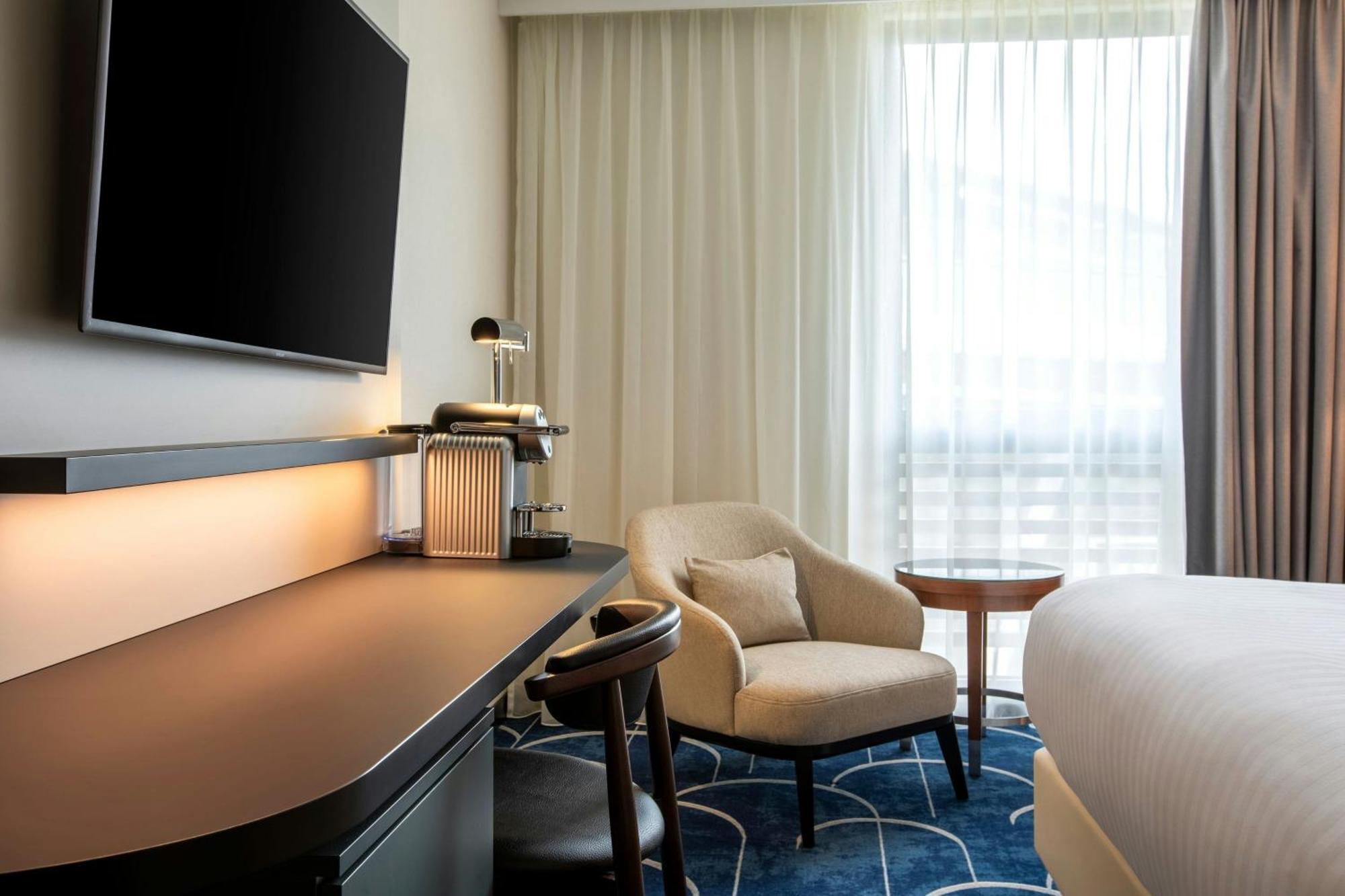 Superior King Room WiFi High Floor,1643154704:JPEG