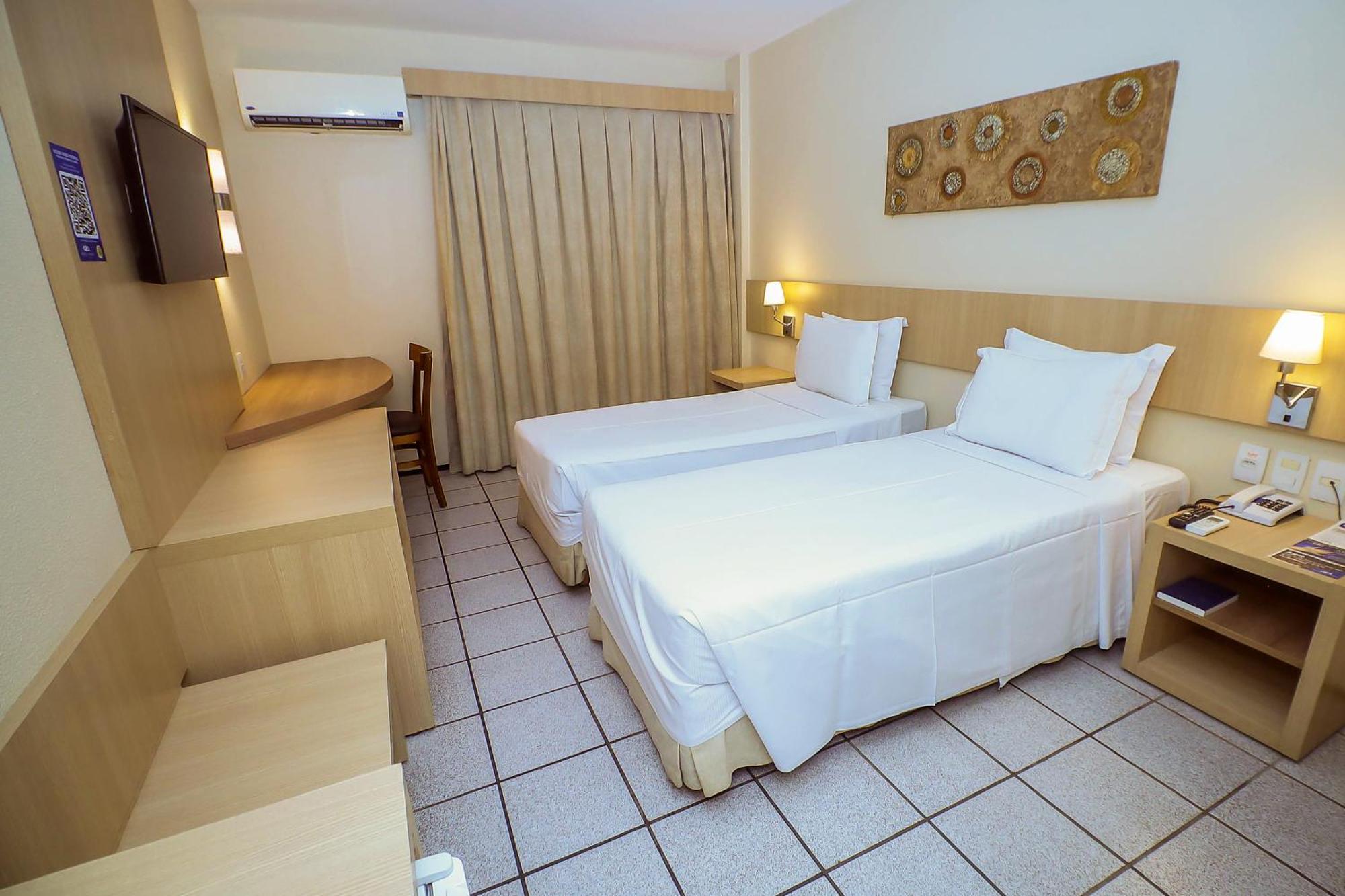 Standard Twin Room with city view