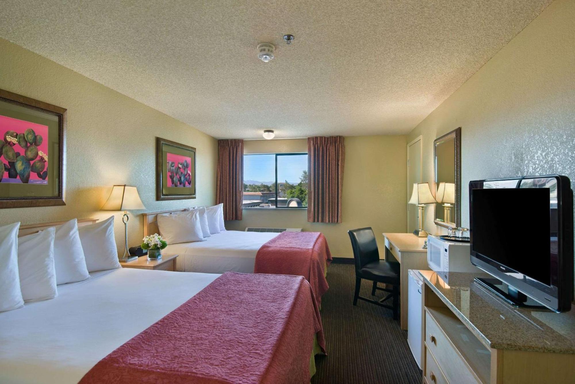 Quadruple Room with Two Queen Beds - Non Smoking