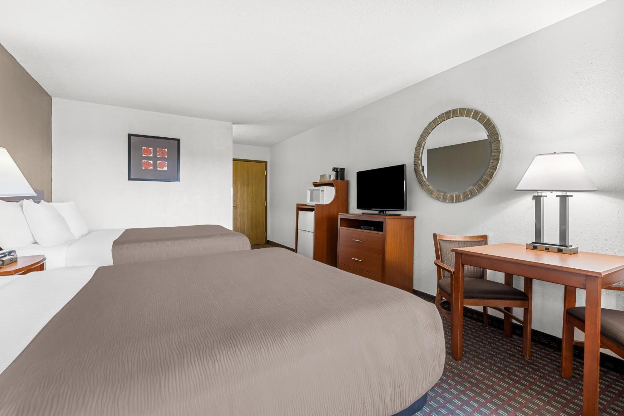 Queen Room with Two Queen Beds - Non-Smoking